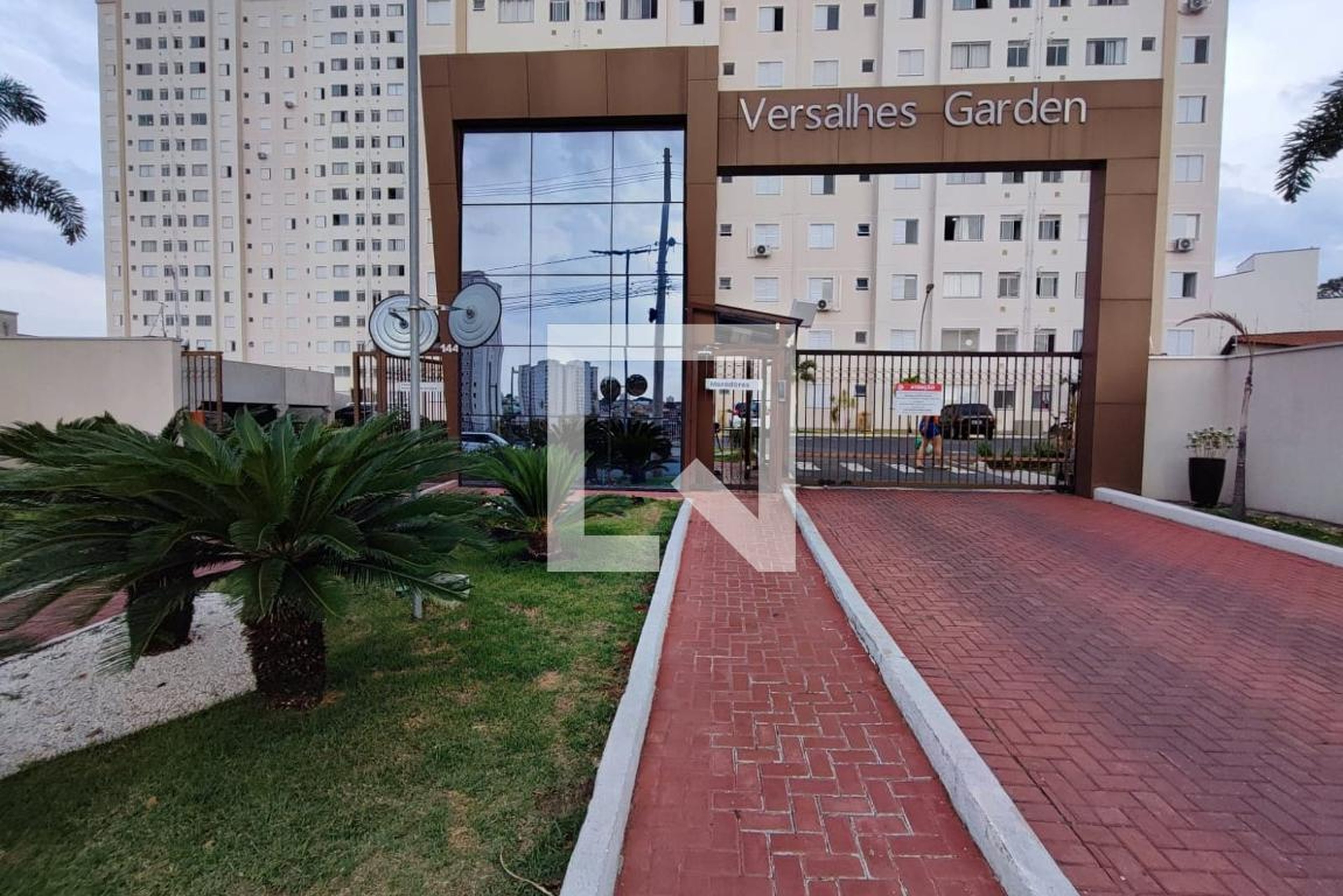 Fachada do Condomínio Condomínio Versalhes Garden