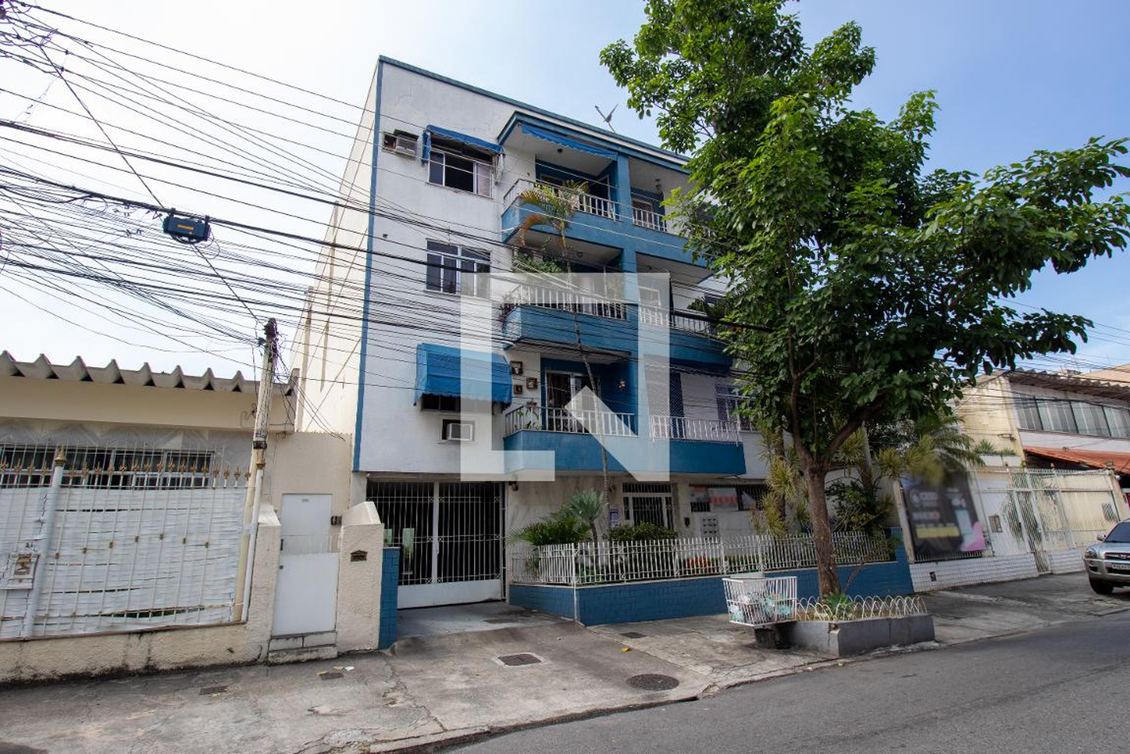 Fachada Condomínio em Rua Manuel de Araújo, 280