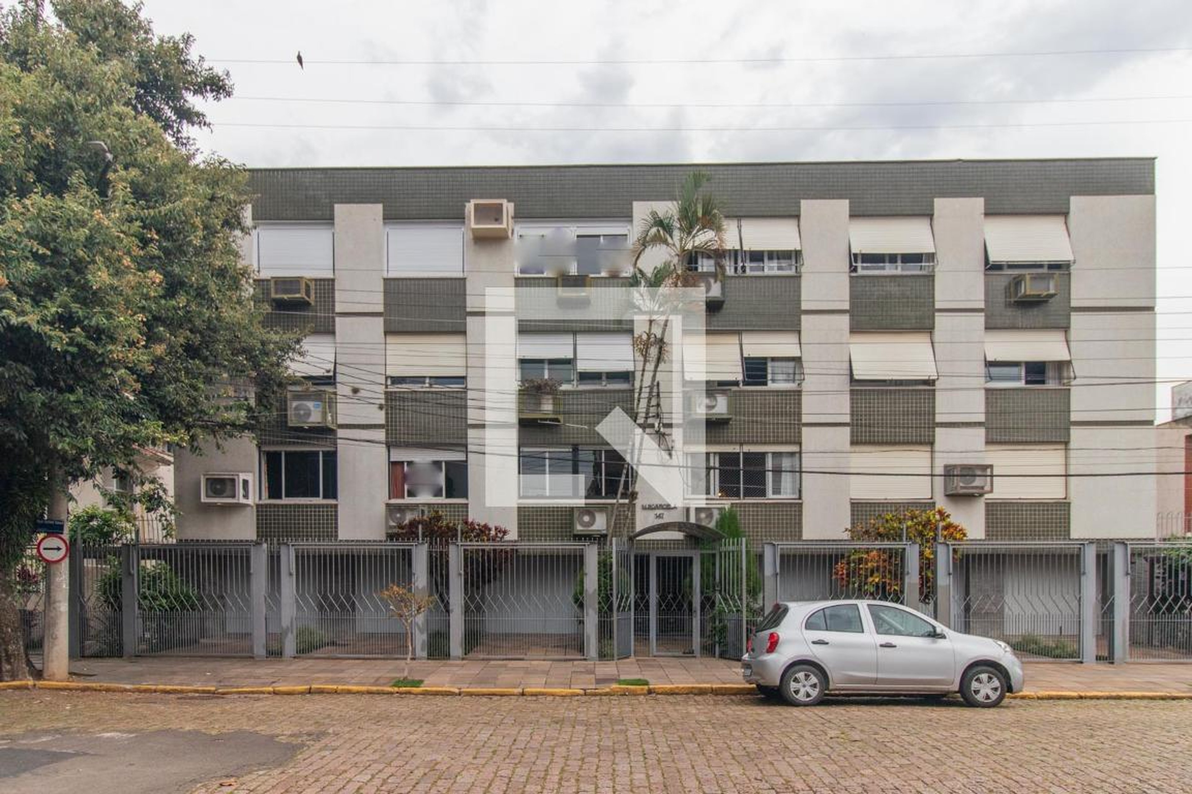 Fachada Condomínio em Rua Rafael Saadi, 147