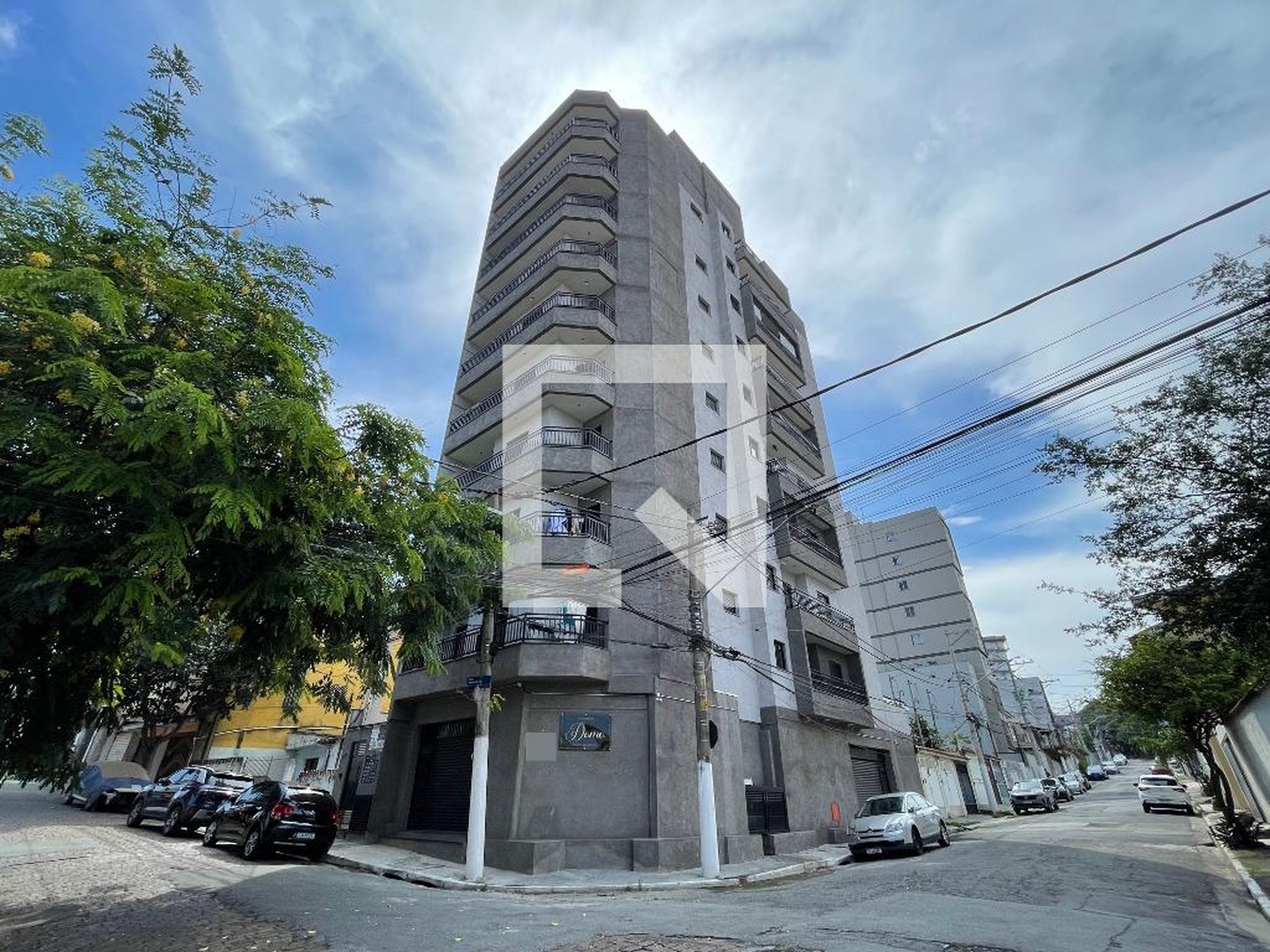 Fachada Condomínio em Rua Serra da Prata, 387