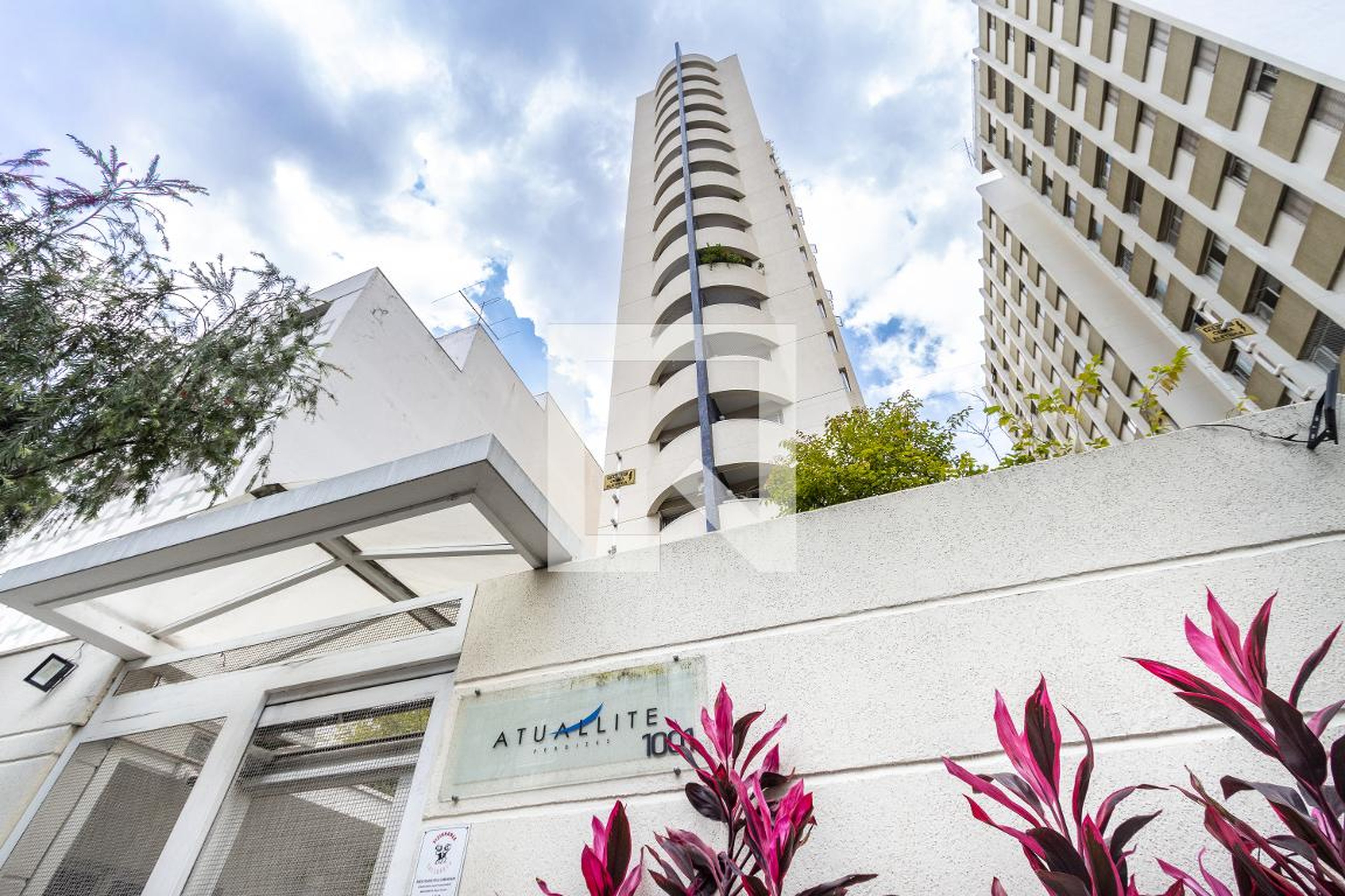 Fachada do Condomínio Condomínio Atuallite