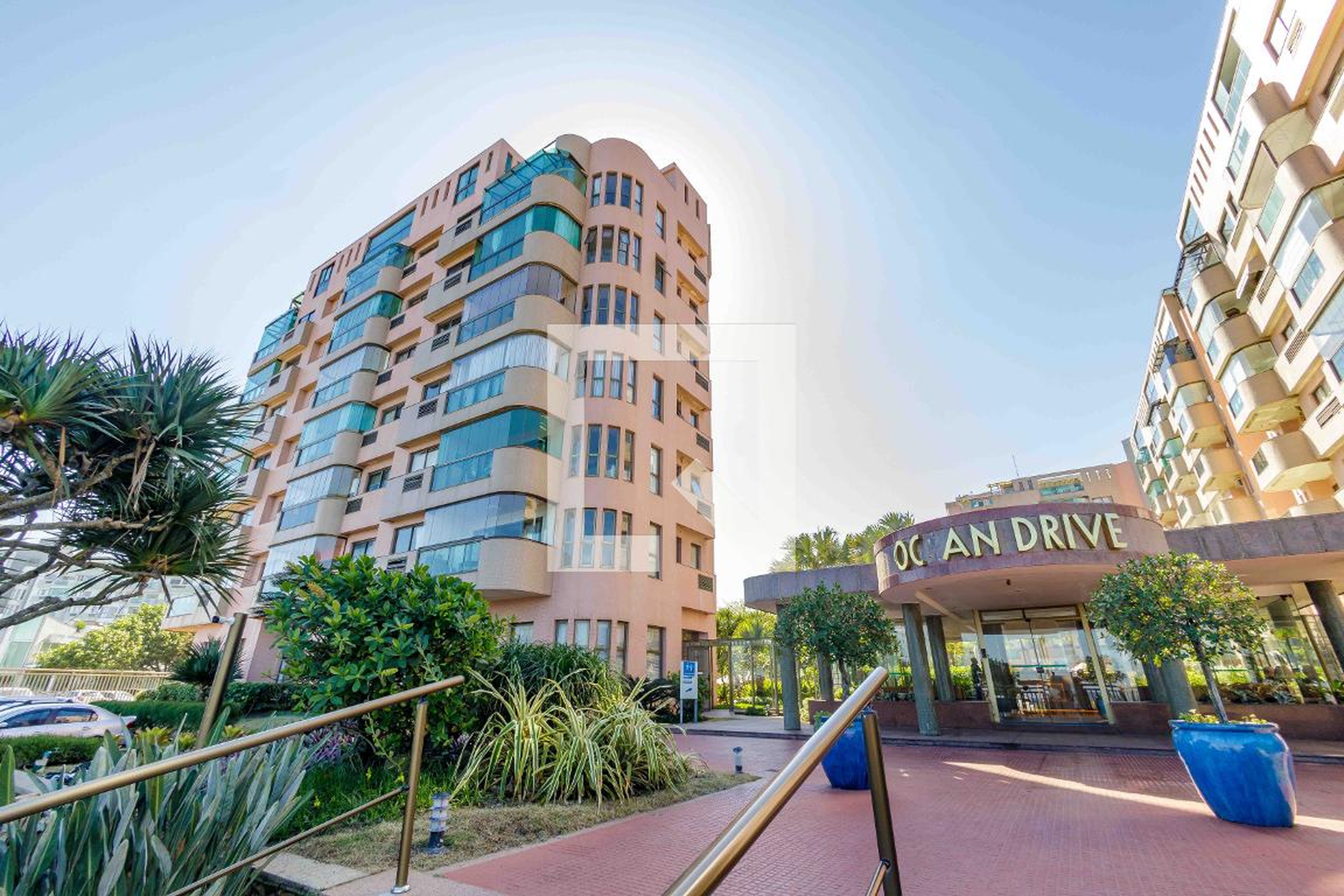 Fachada Condomínio Ocean Drive