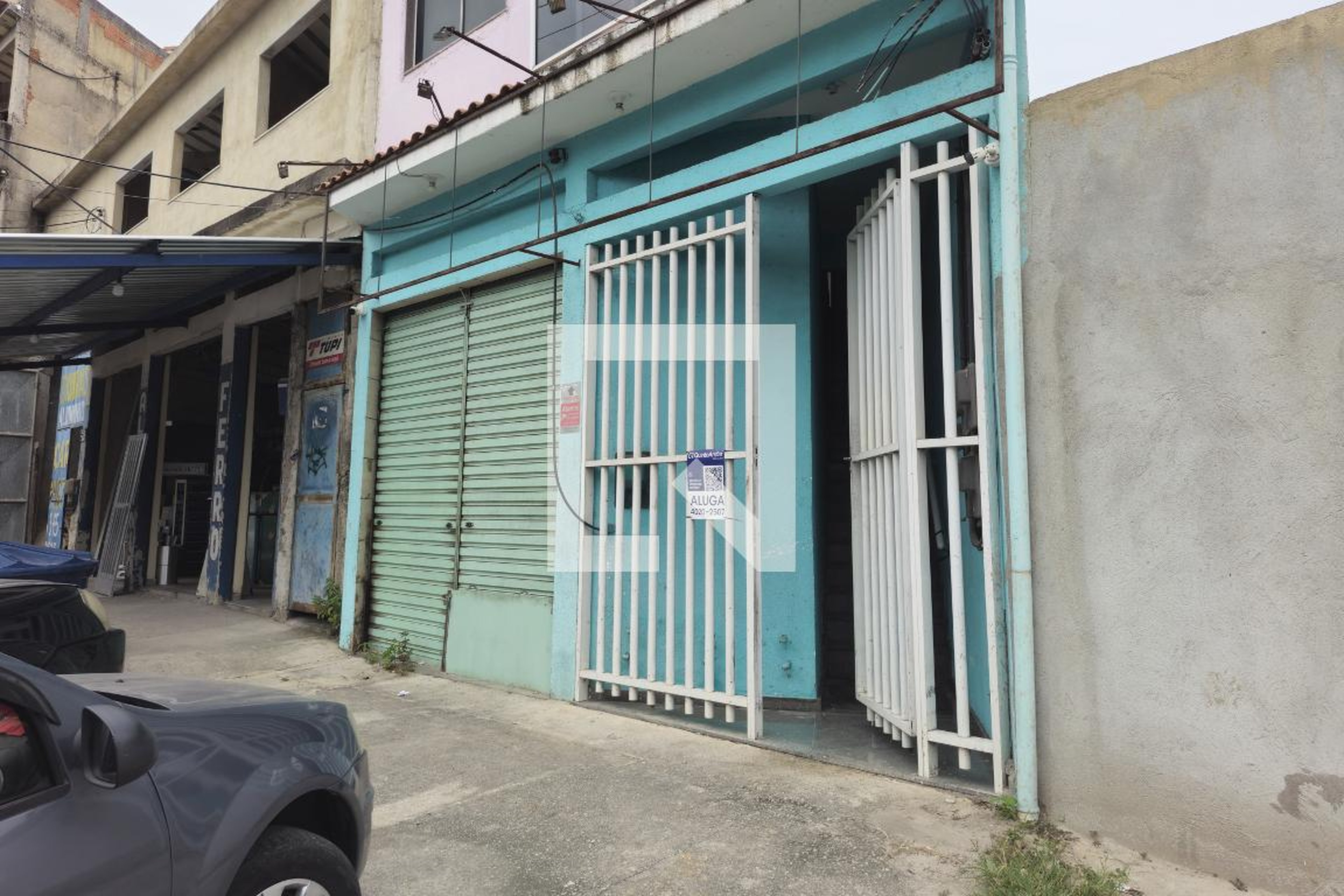 Fachada Condomínio em Estrada da Posse, 653