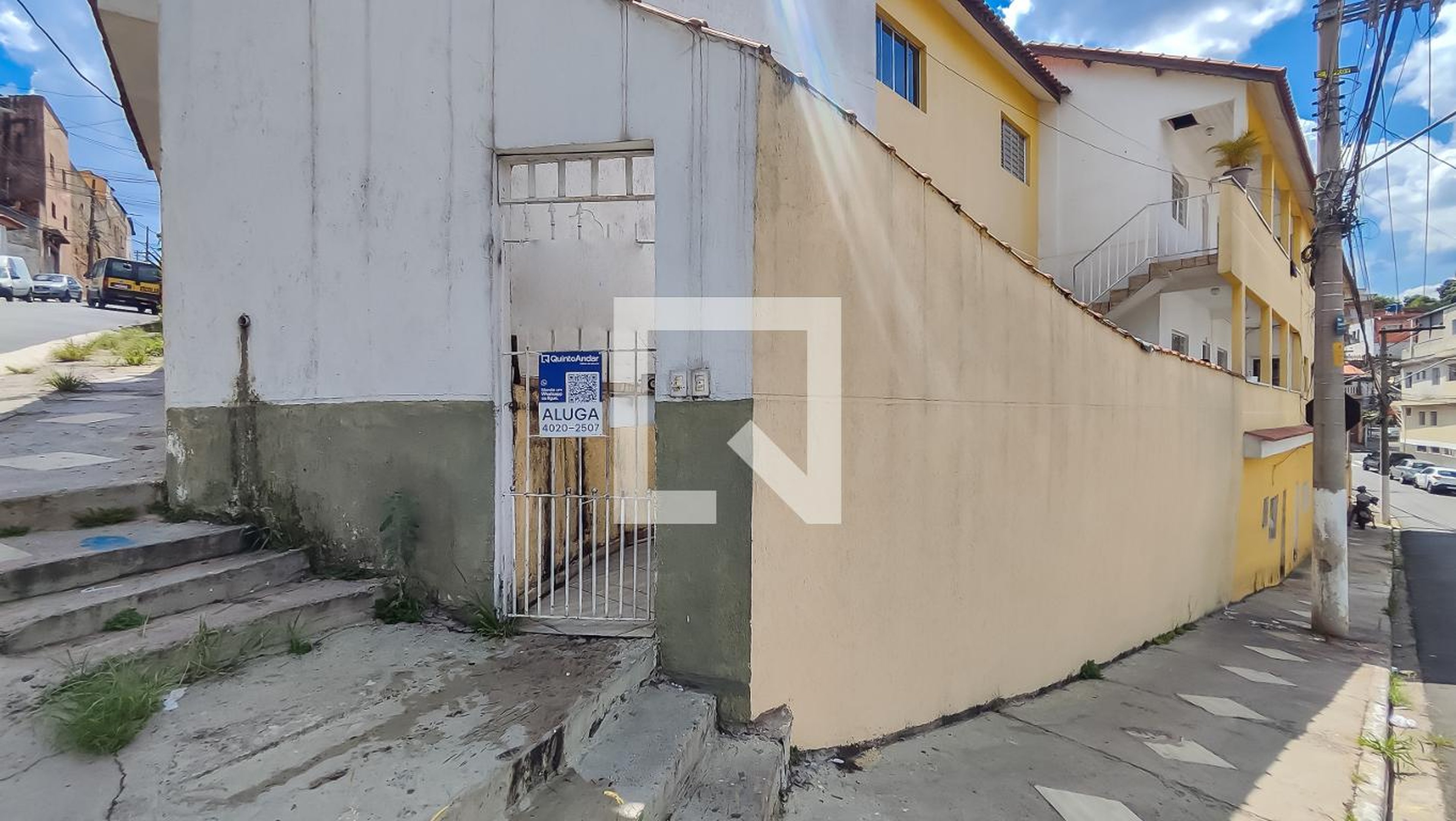 Fachada Condomínio em Rua José Pedreschi, 123