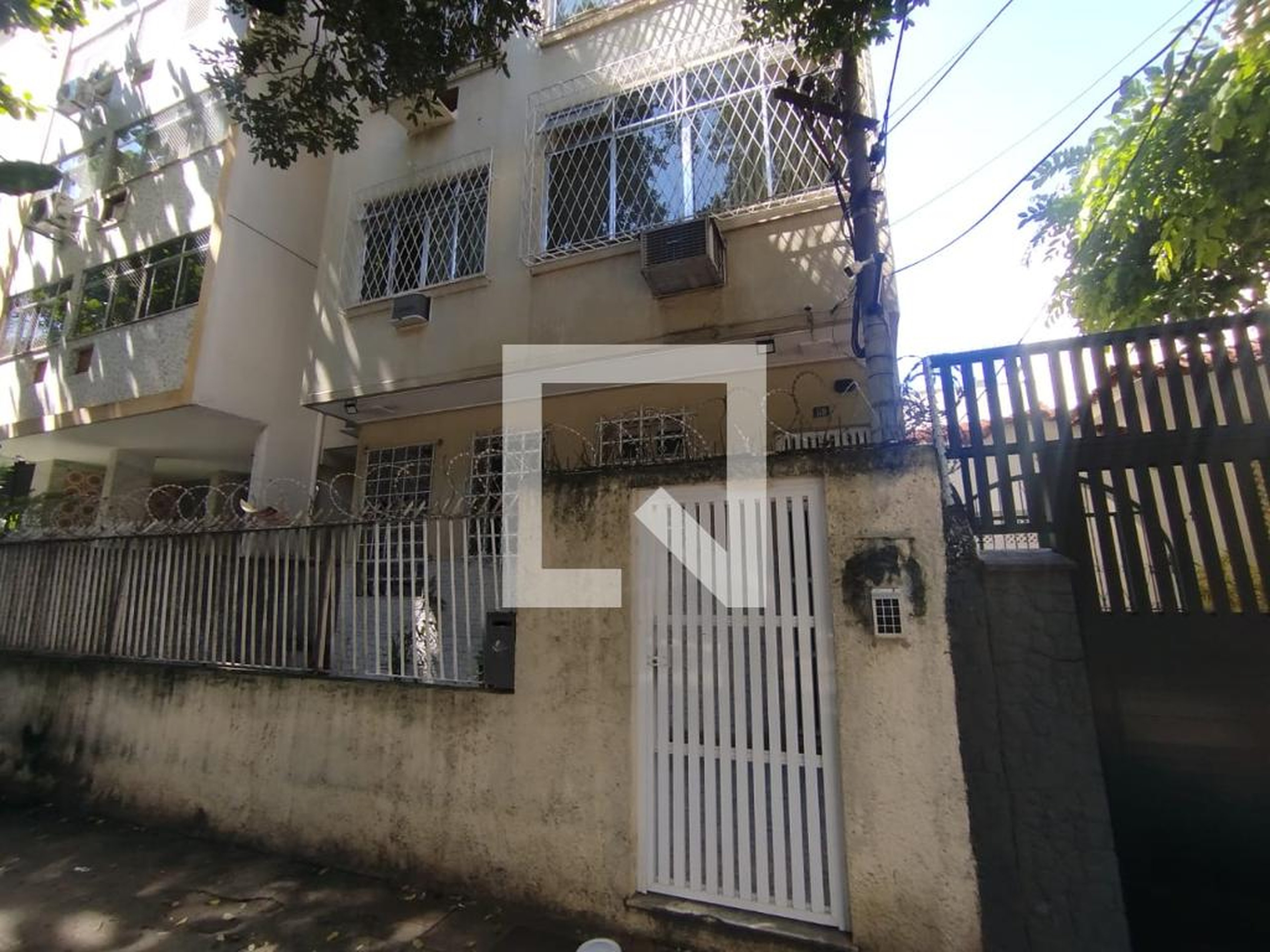 Fachada Condomínio em Rua Delgado de Carvalho, 59