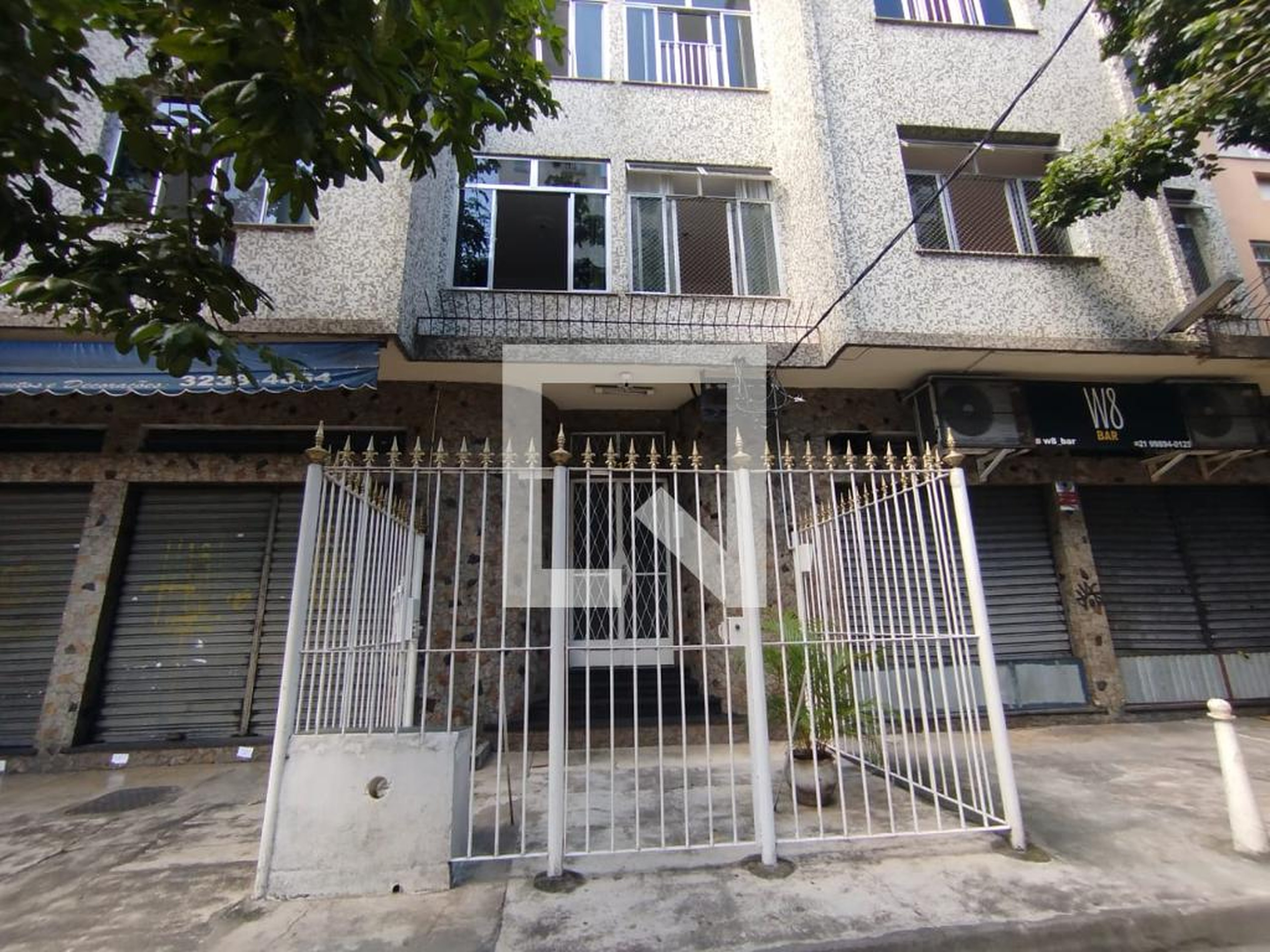 Fachada Condomínio em Rua Gonzaga Bastos, 212