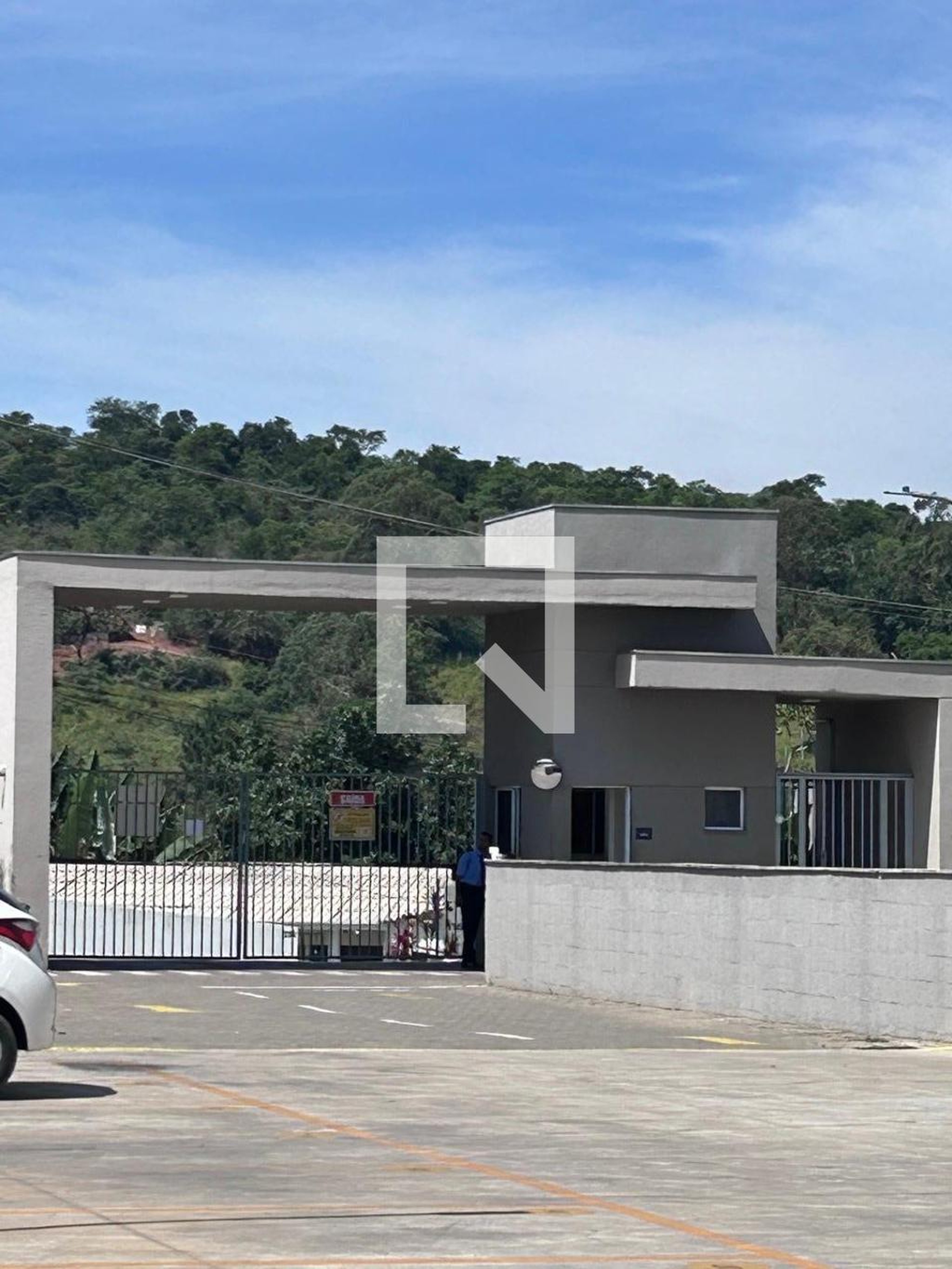 Fachada Condomínio em Rua Oira, 608