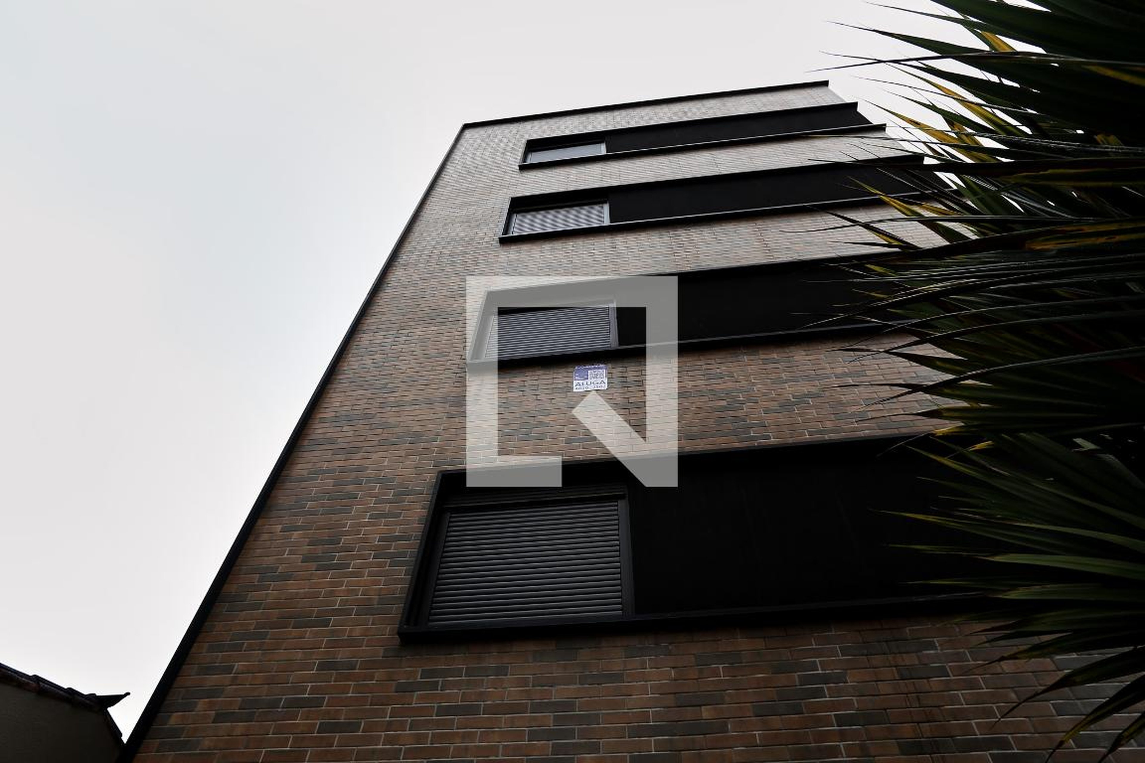 Fachada Condomínio em Rua Jornalista Jaír Silva, 416