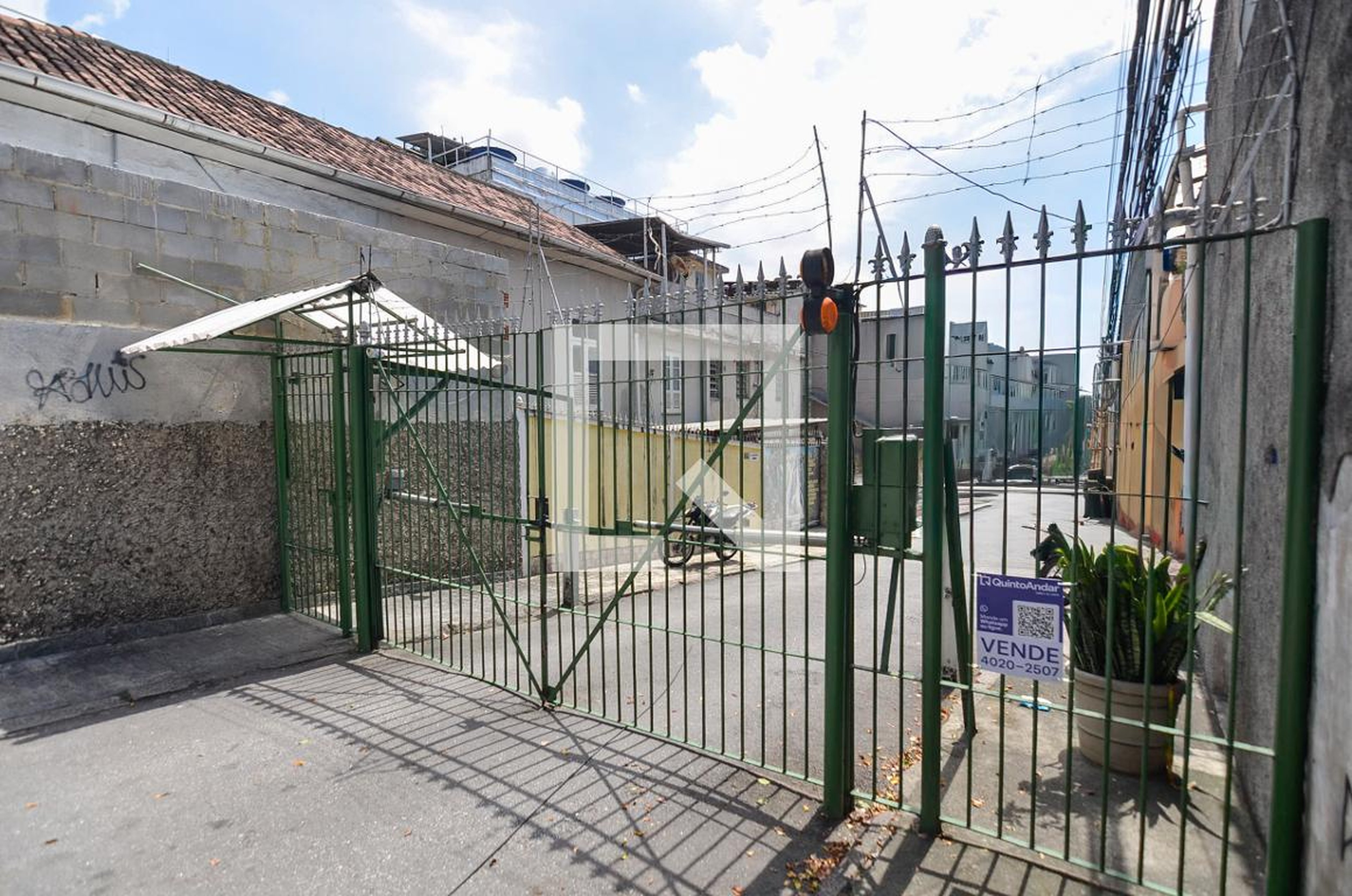 Fachada Condomínio em Rua Ana Neri, 332