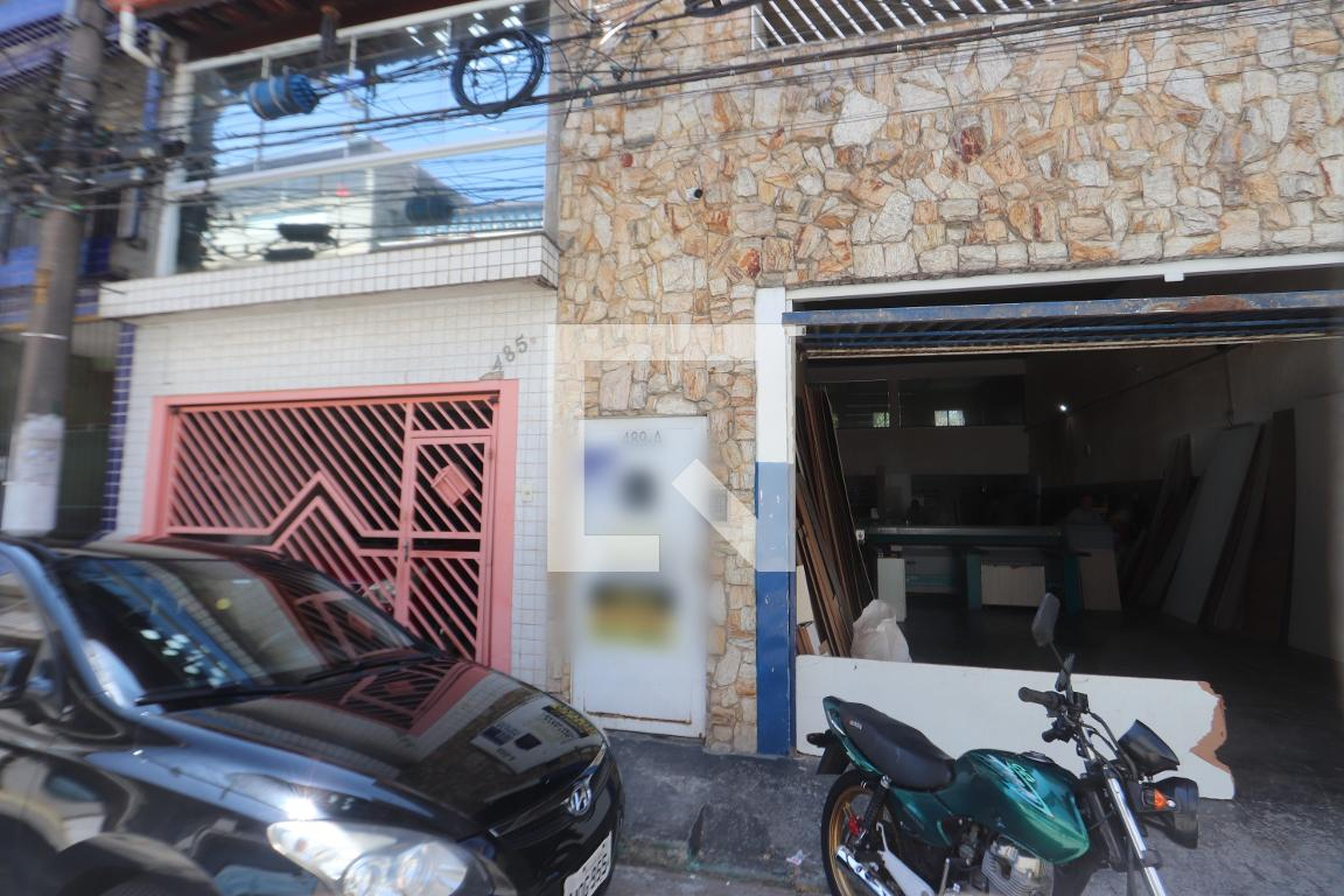 Fachada Condomínio em Rua Paula Cândido, 489