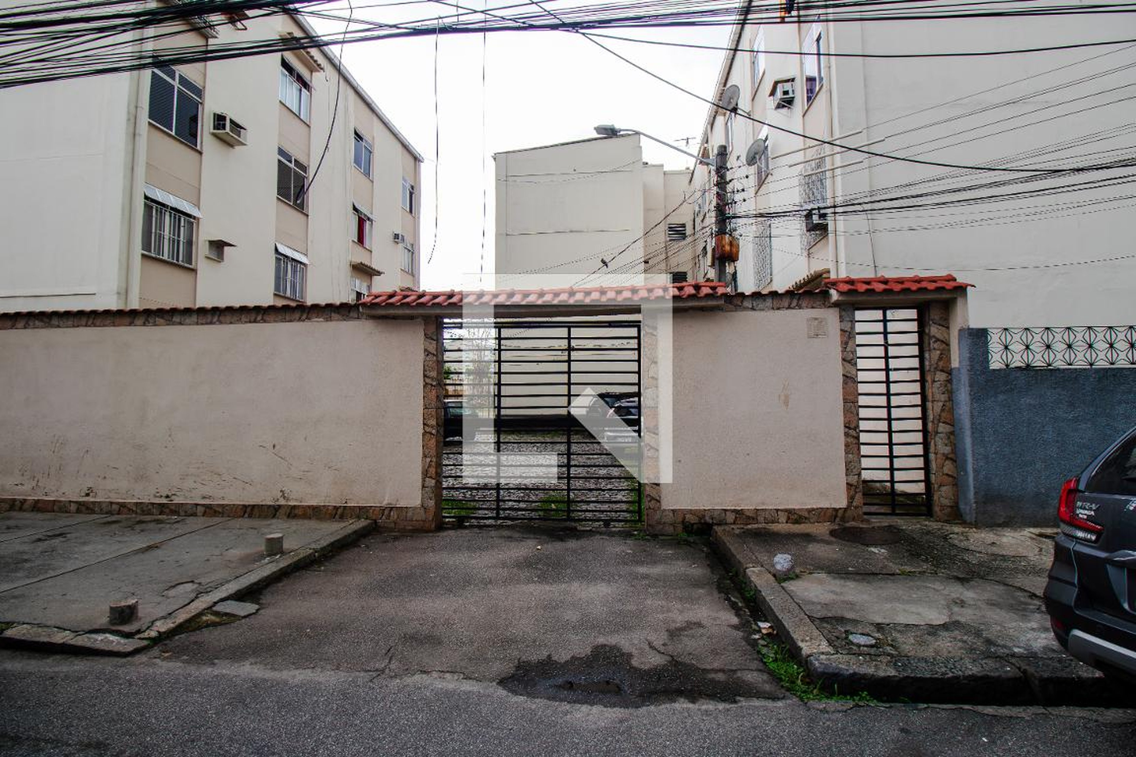 Fachada Condomínio em Rua João Adil de Oliveira, 13