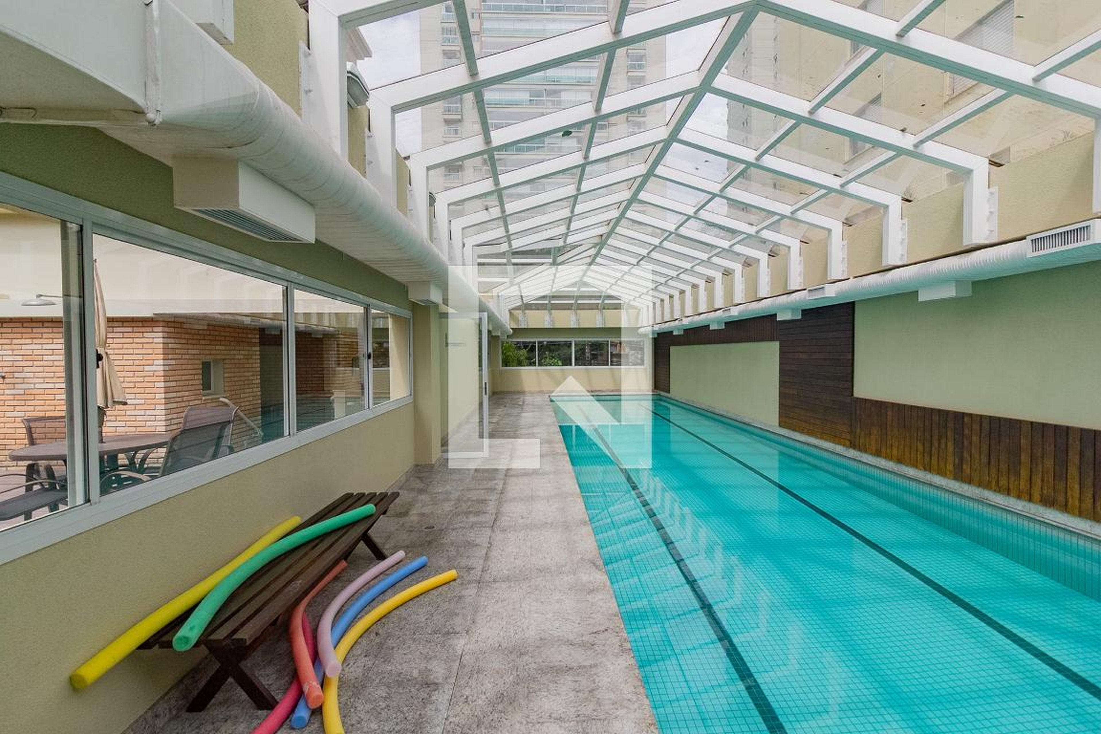 Piscina Coberta - Entretons