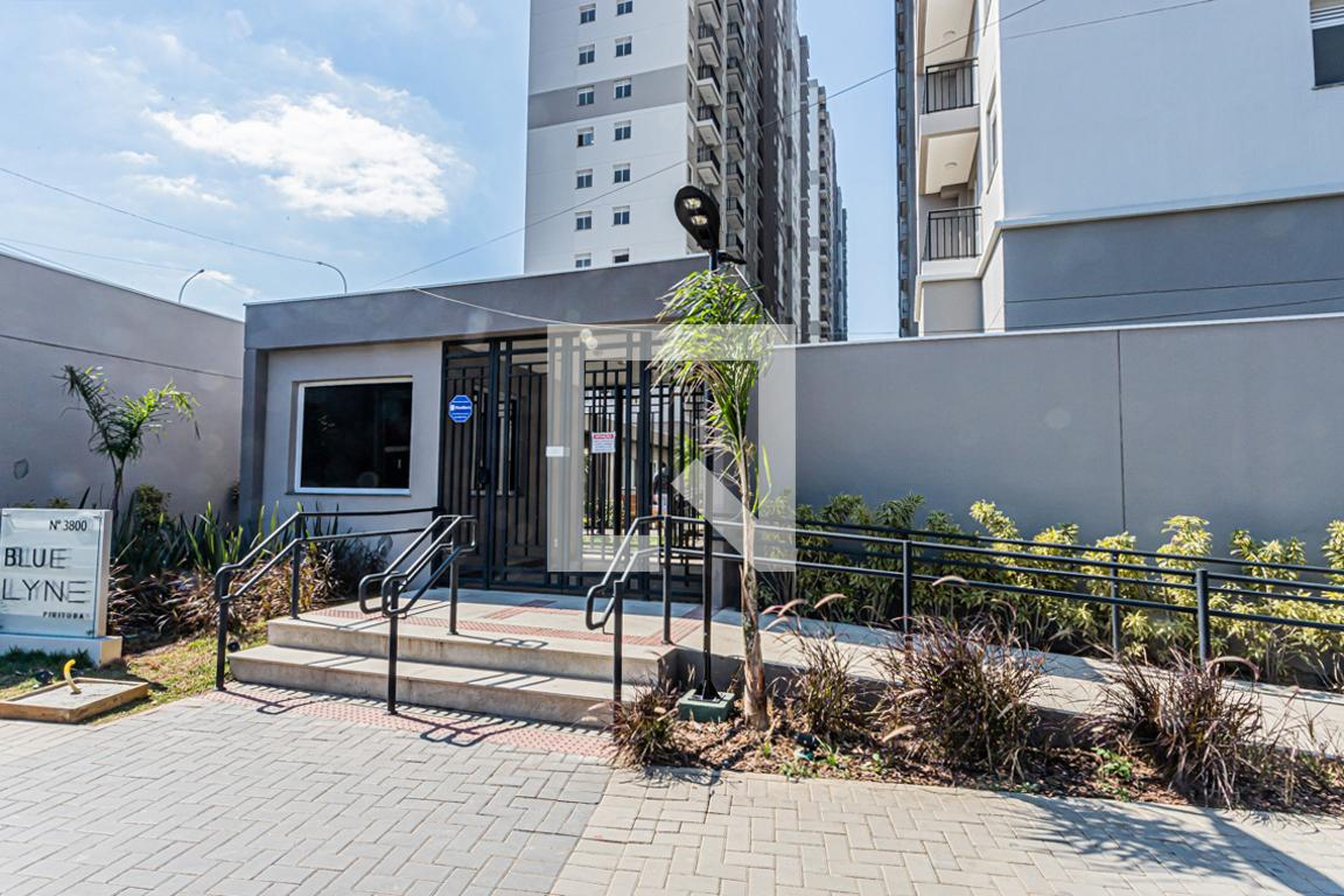 Fachada Condomínio em Avenida Paula Ferreira, 3799