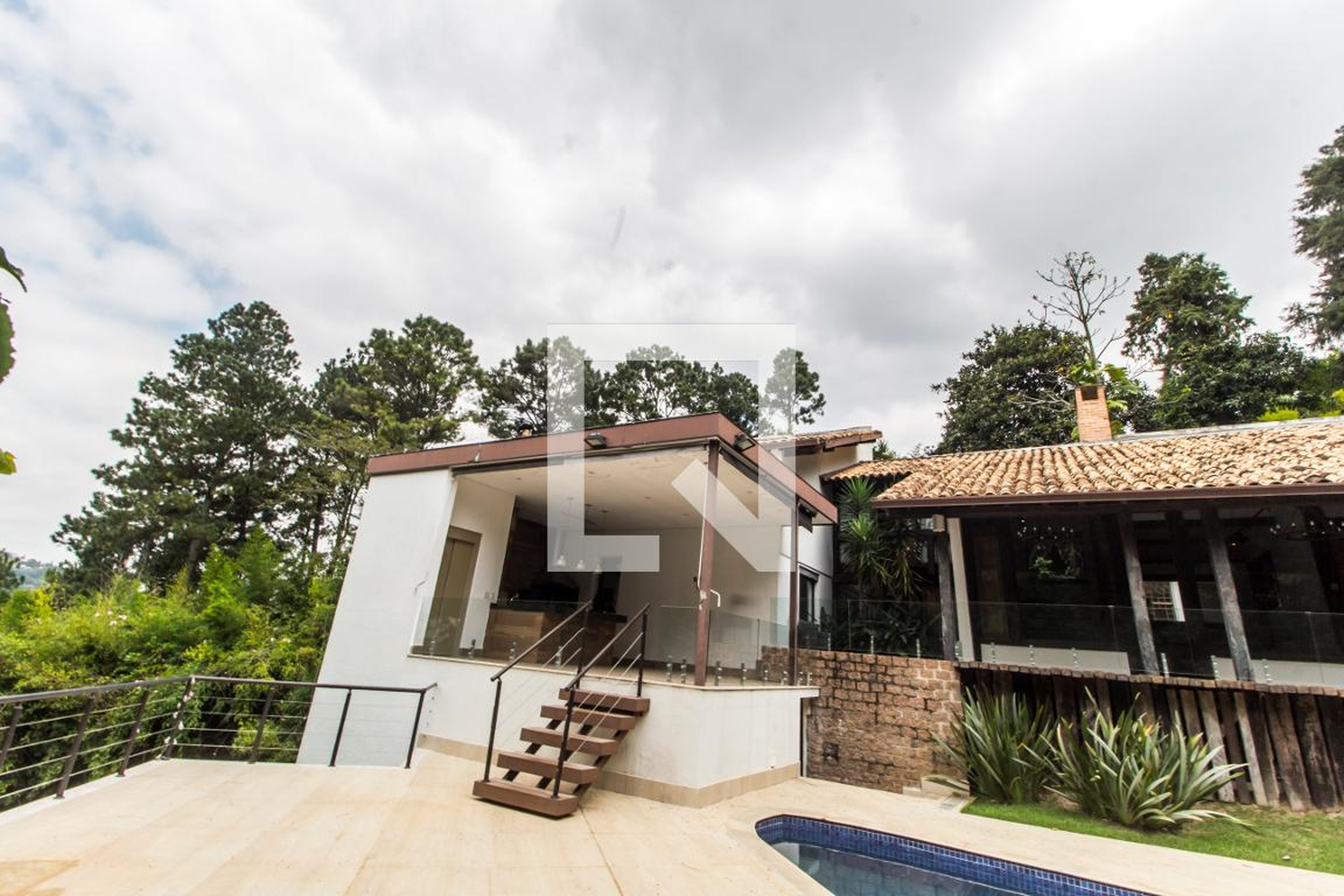 Fachada Condomínio em Alameda Carinas, 207