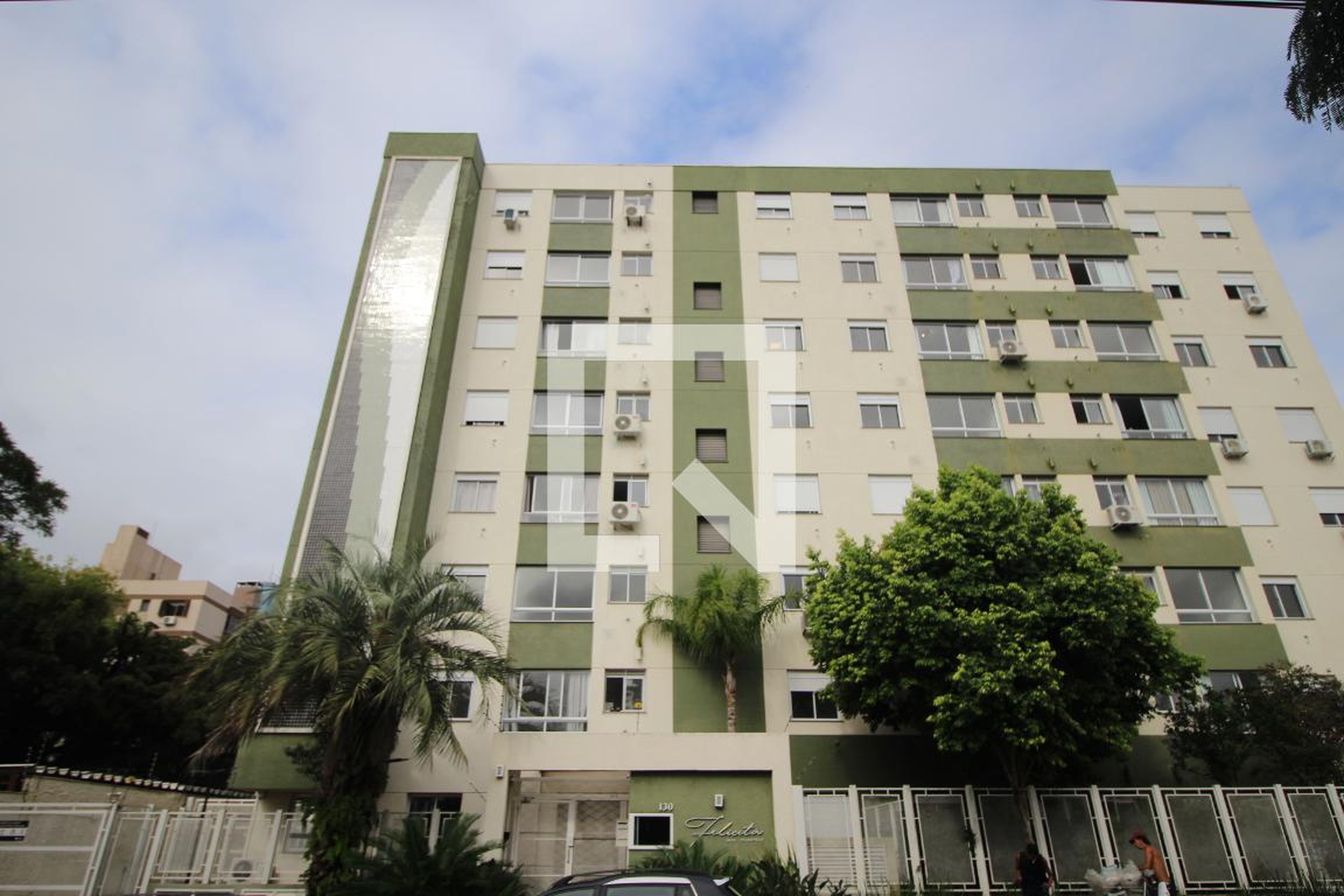 Fachada Condomínio em Rua Carumbé, 128