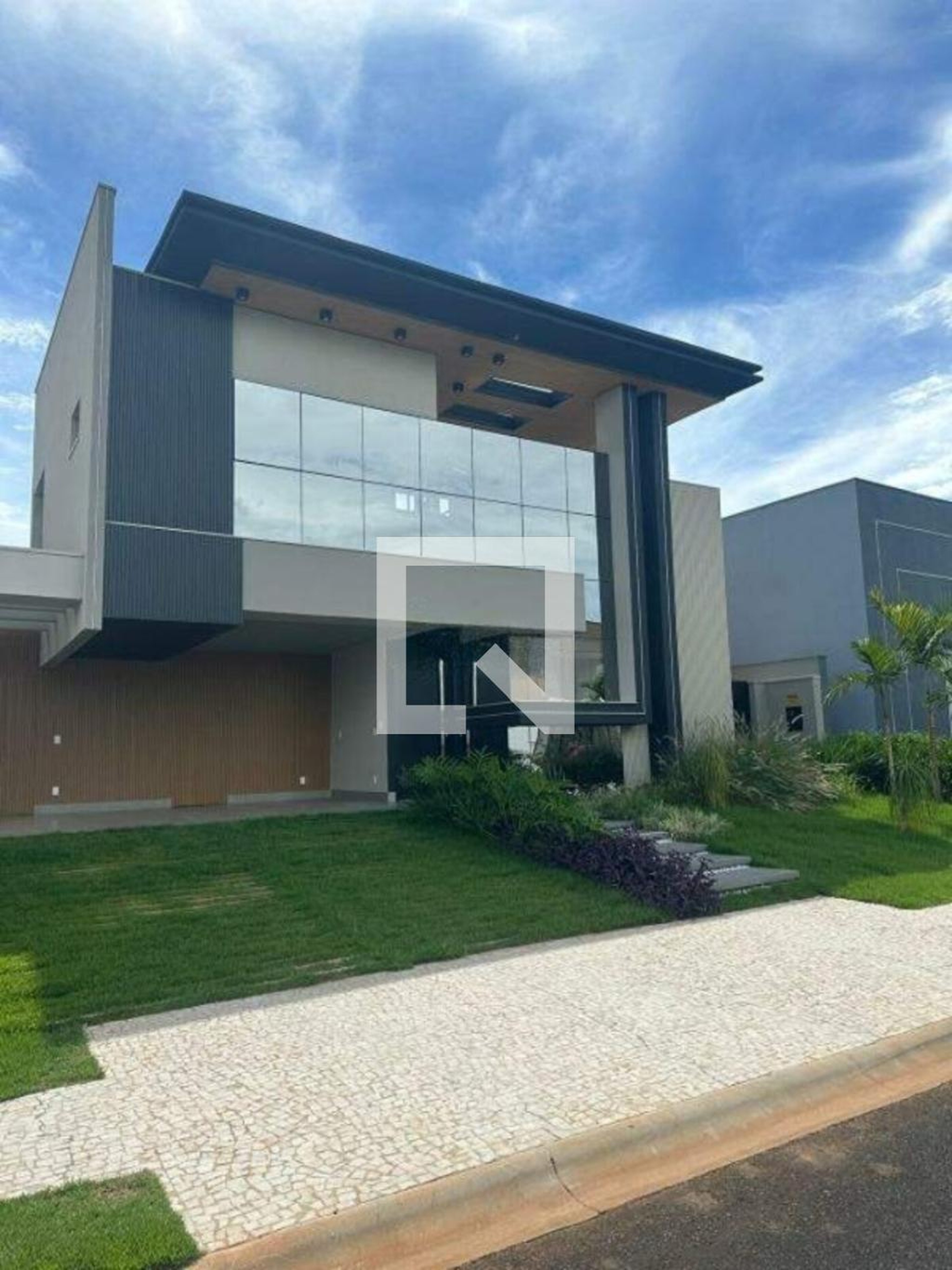 Fachada Condomínio Jardins Versailles