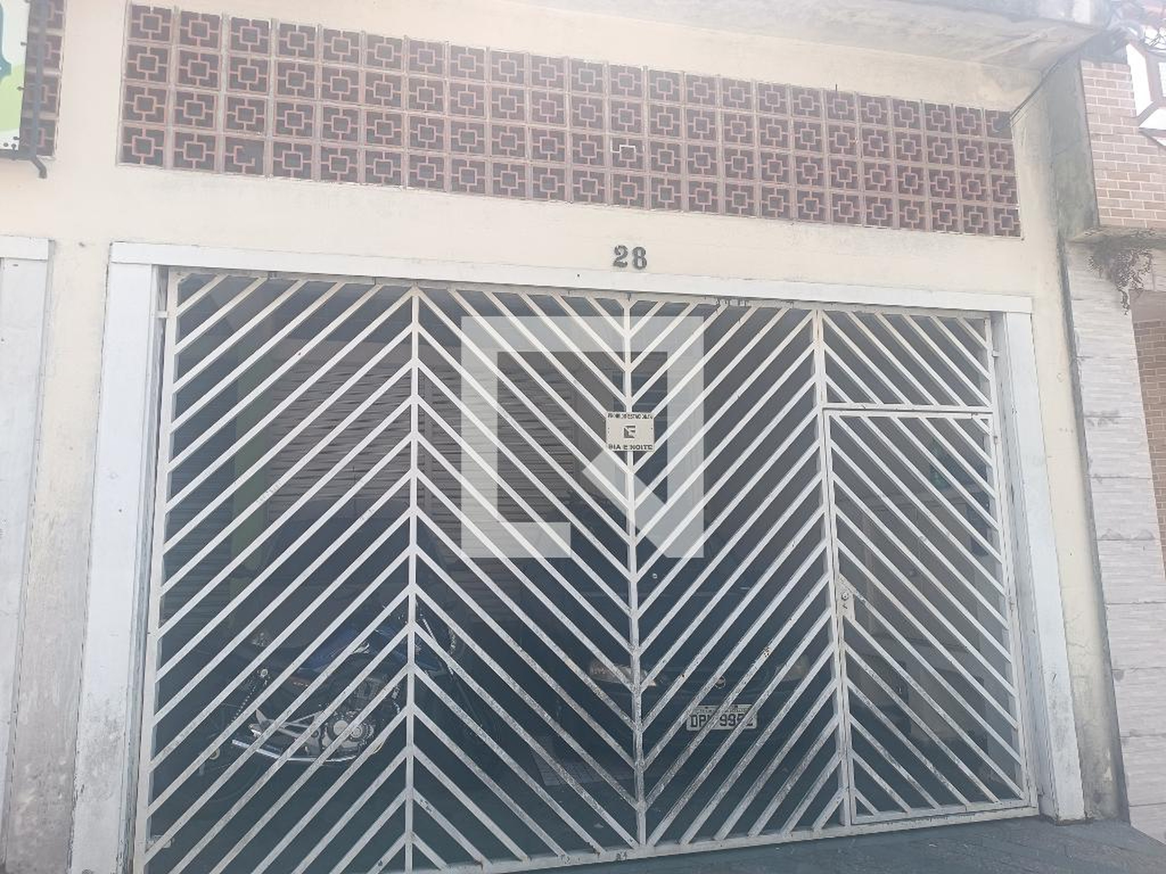 Fachada Condomínio em Rua Carlos Copeinski, 28