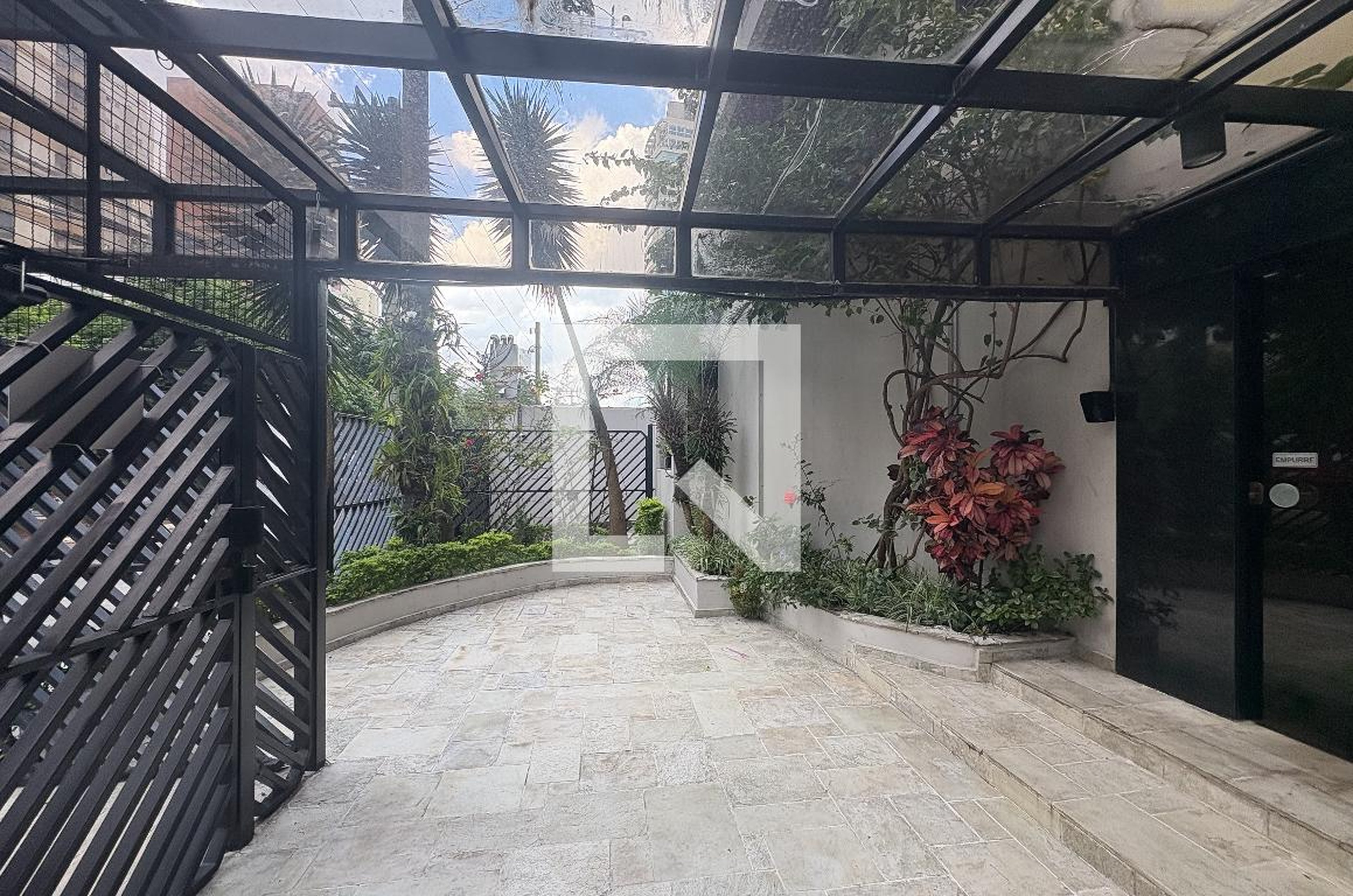 Entrada - Paço de Saavedra