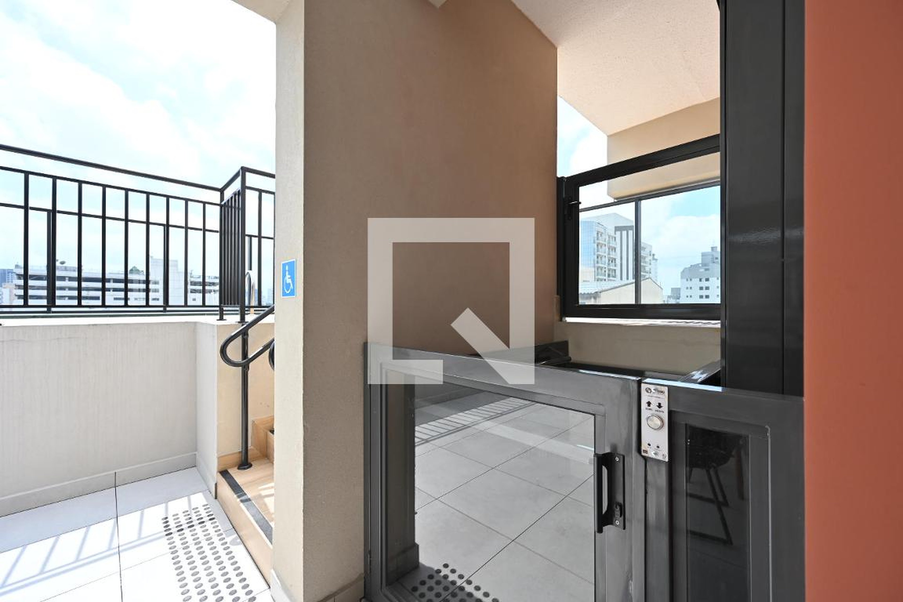 Piscina - Mob Station Santa Cruz