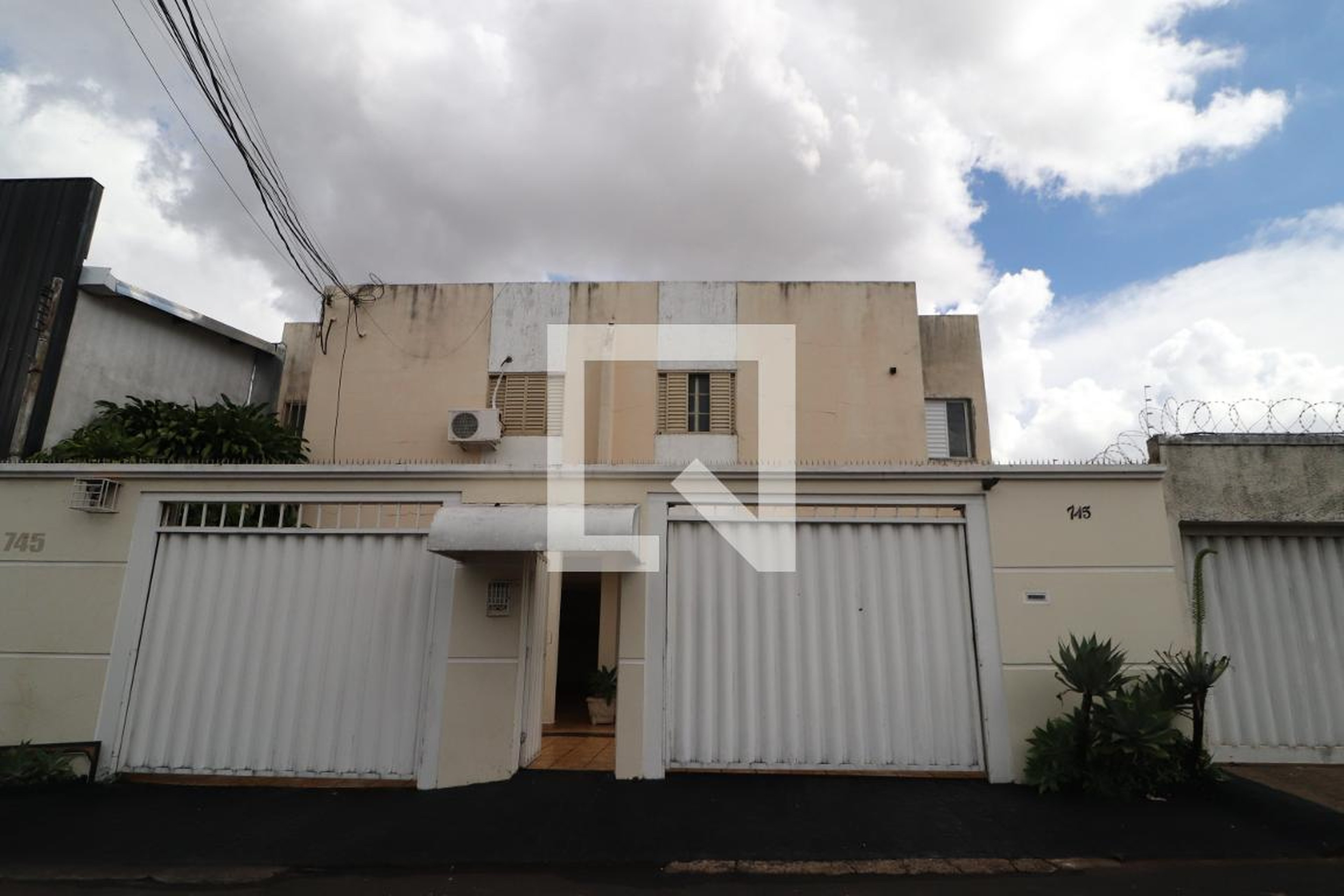 Fachada Condomínio em Rua Espírito Santo, 745