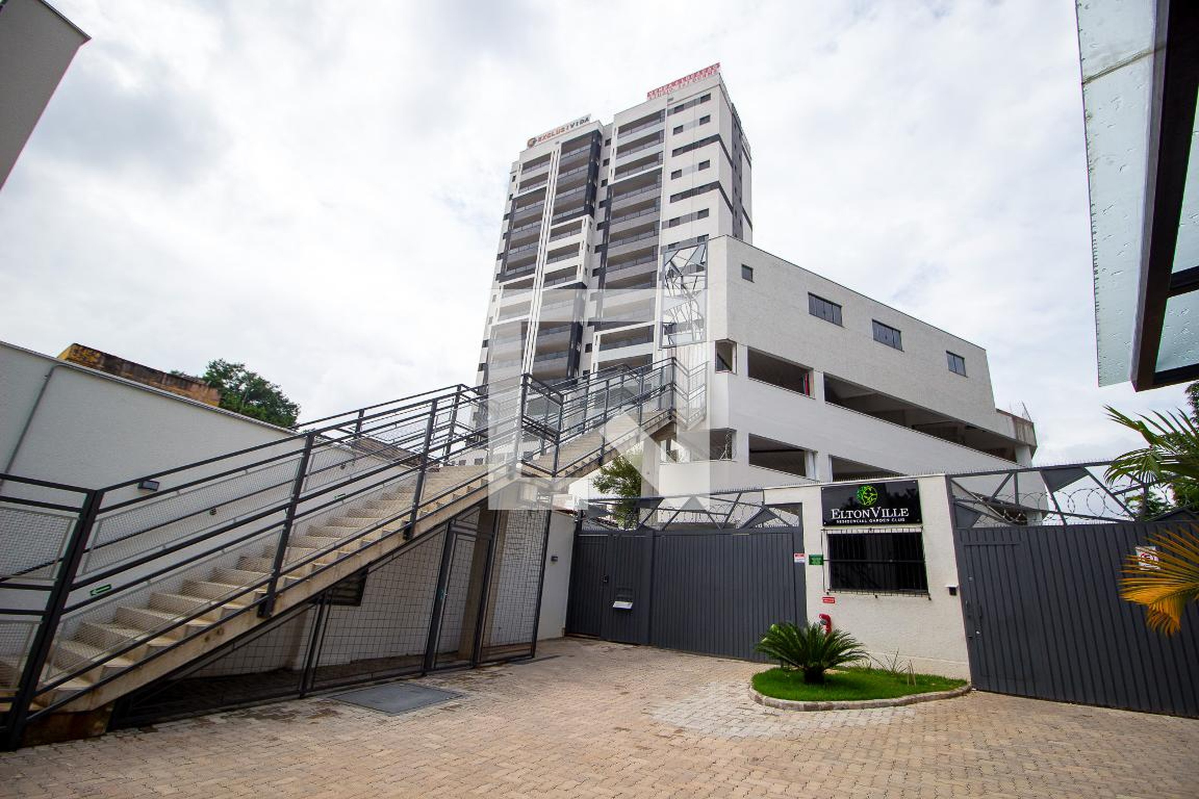 Fachada Condomínio Garden Club Elton Ville
