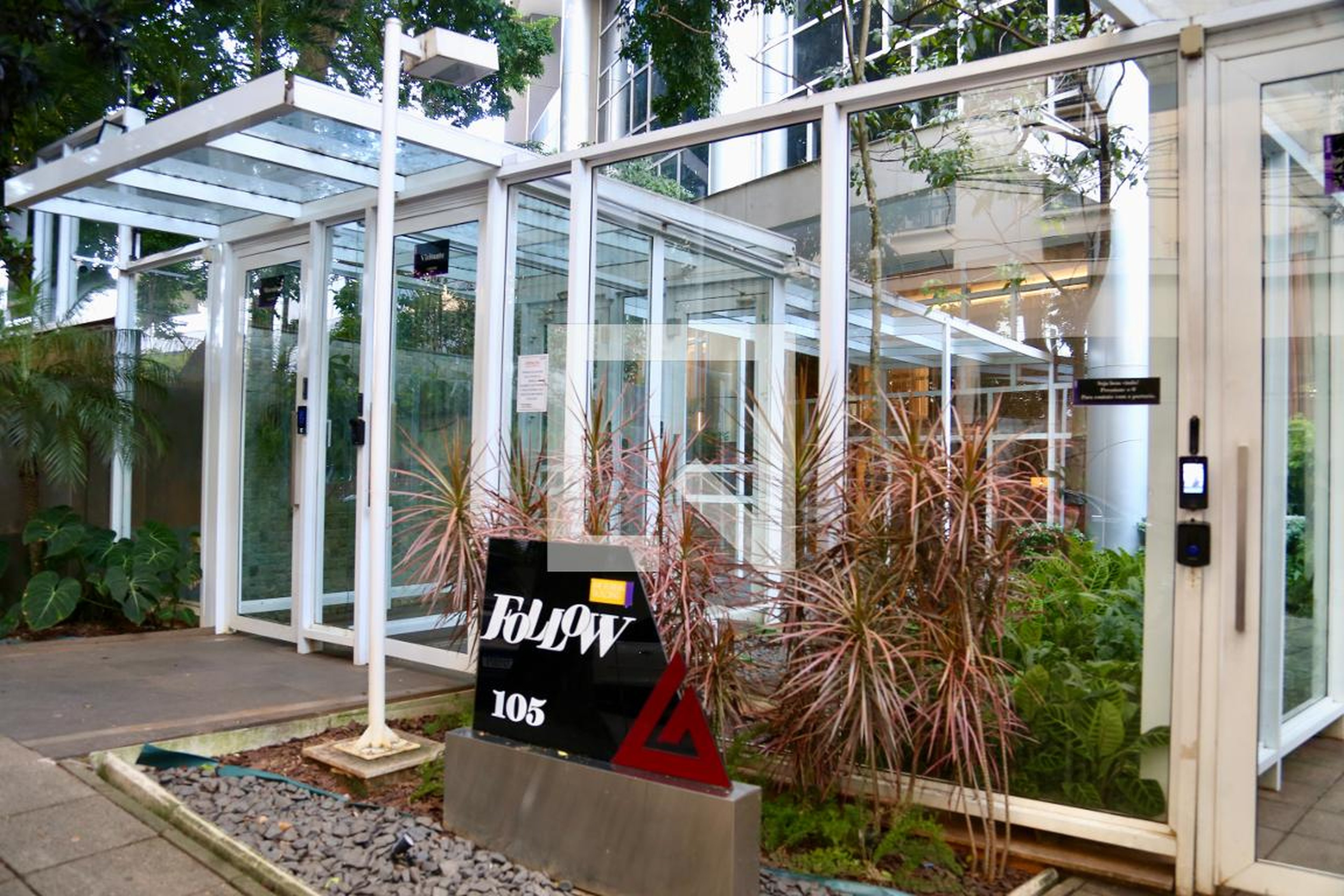 Fachada Condomínio Follow