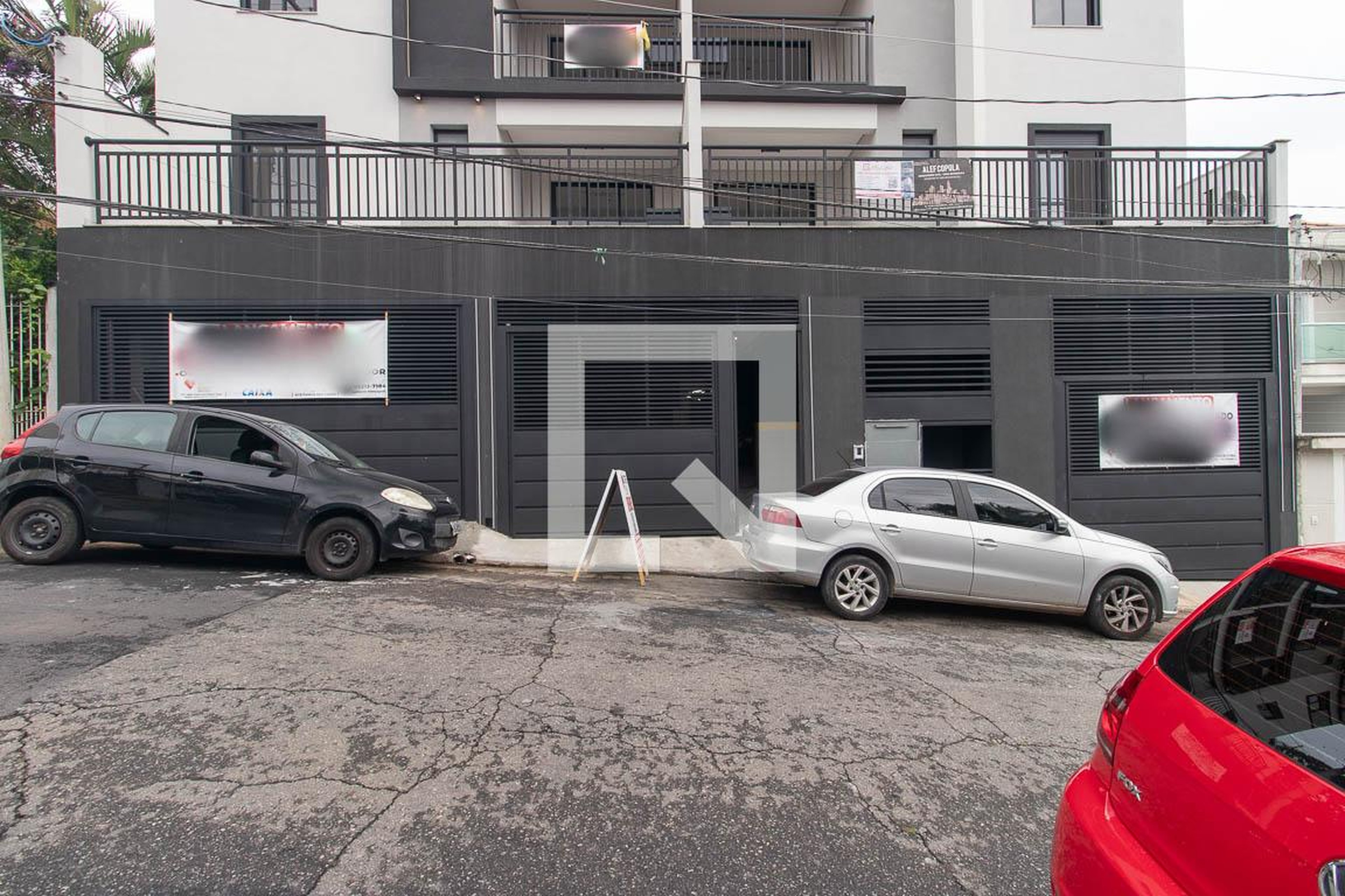 Fachada Condomínio em Rua Paulo César, 273