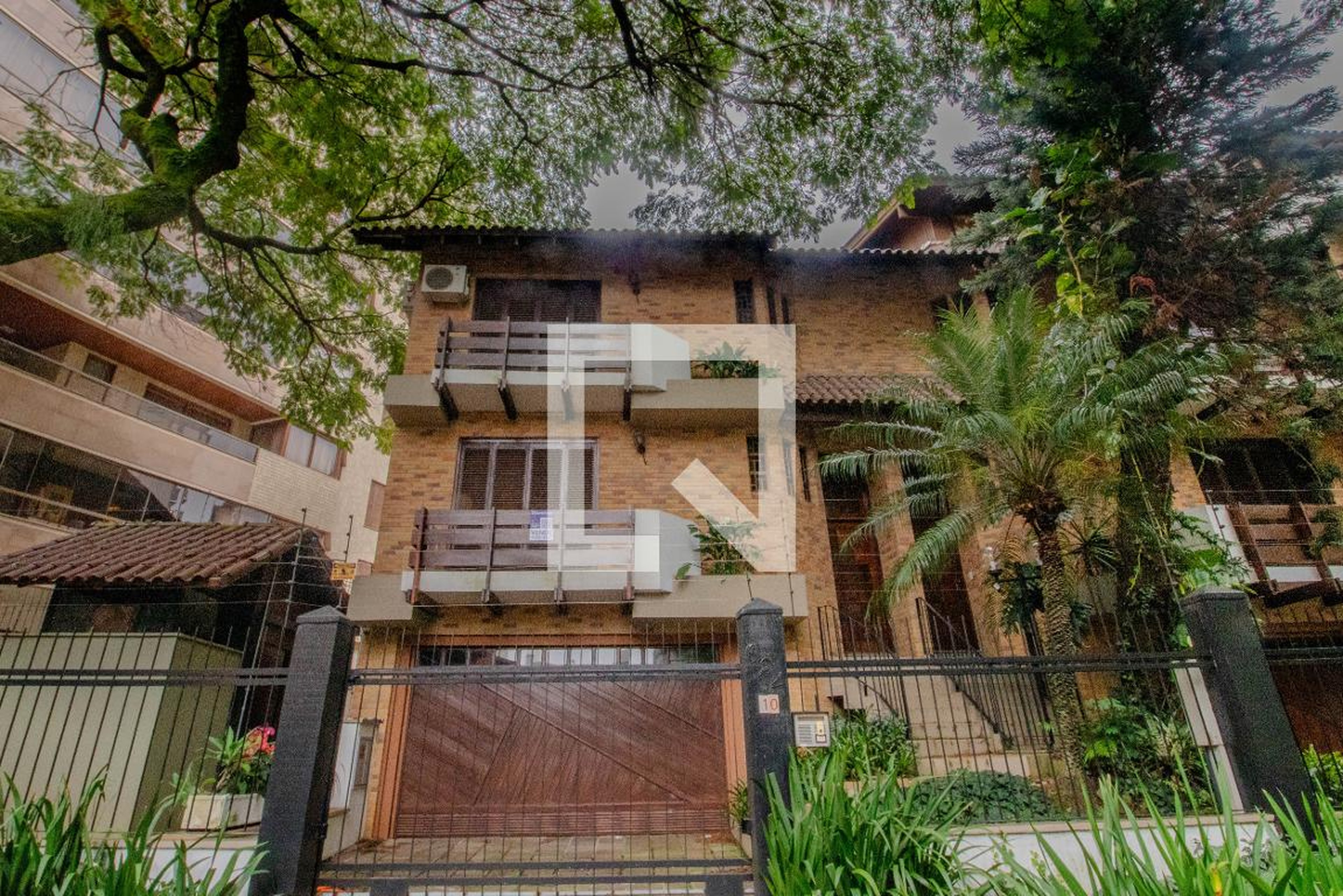 Fachada Condomínio em Rua Passo da Pátria, 624