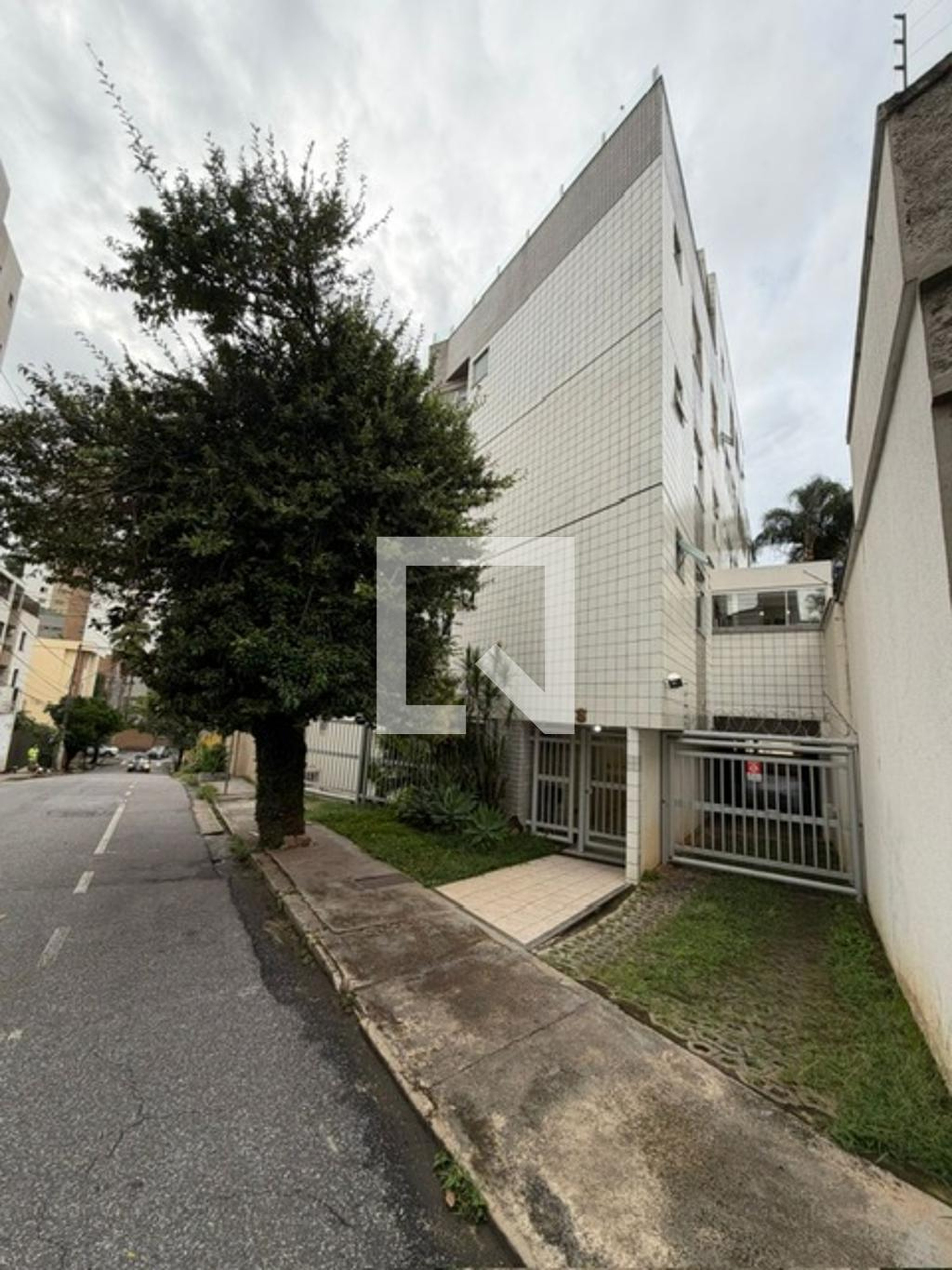 Fachada Condomínio em Rua Caratinga, 380