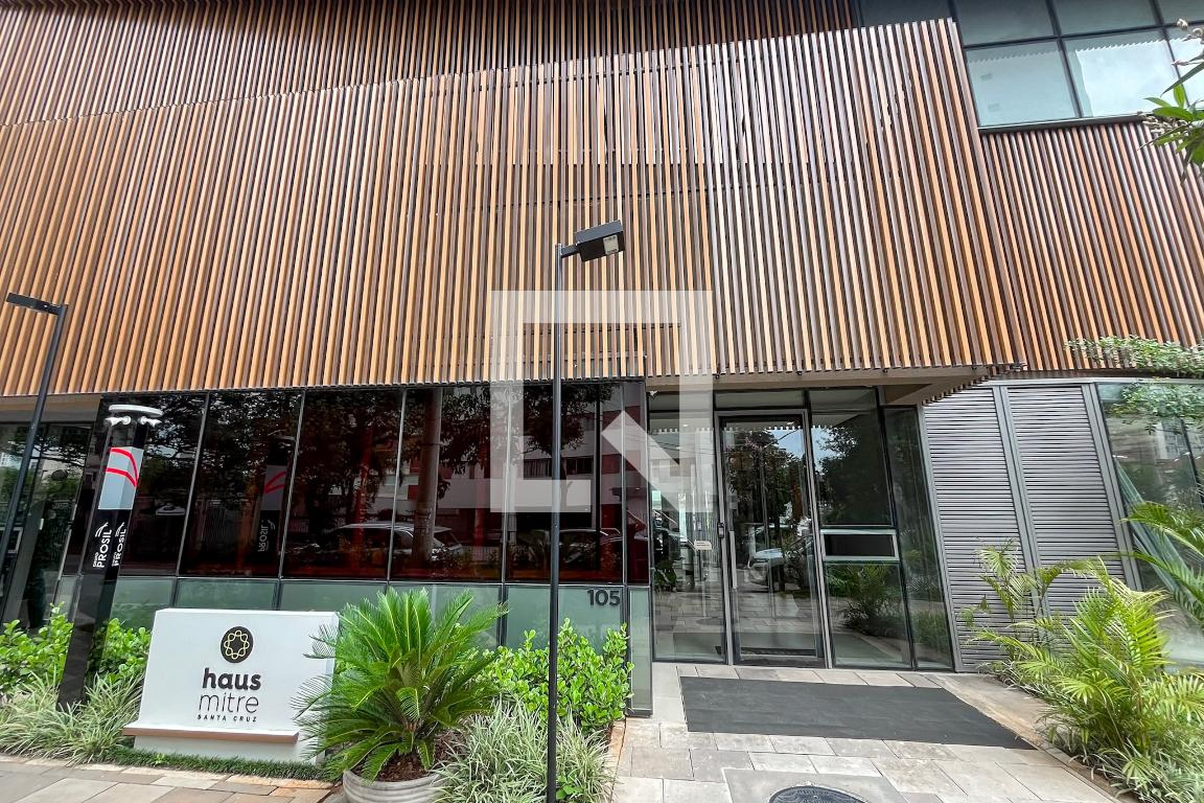 Fachada Condomínio em Rua Assungui, 111