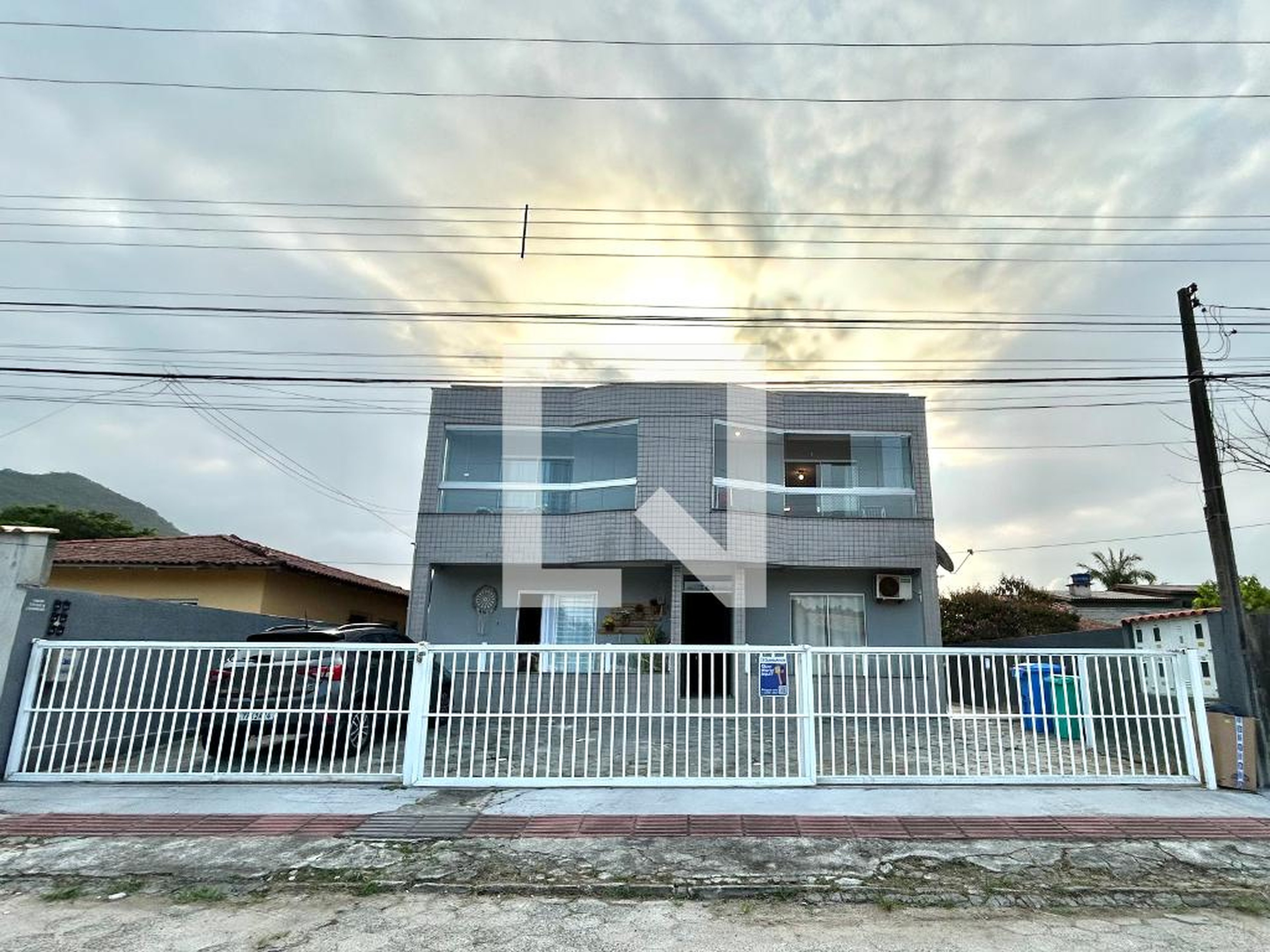 Fachada Condomínio em Rua Tereza Francelina Lopes, 363