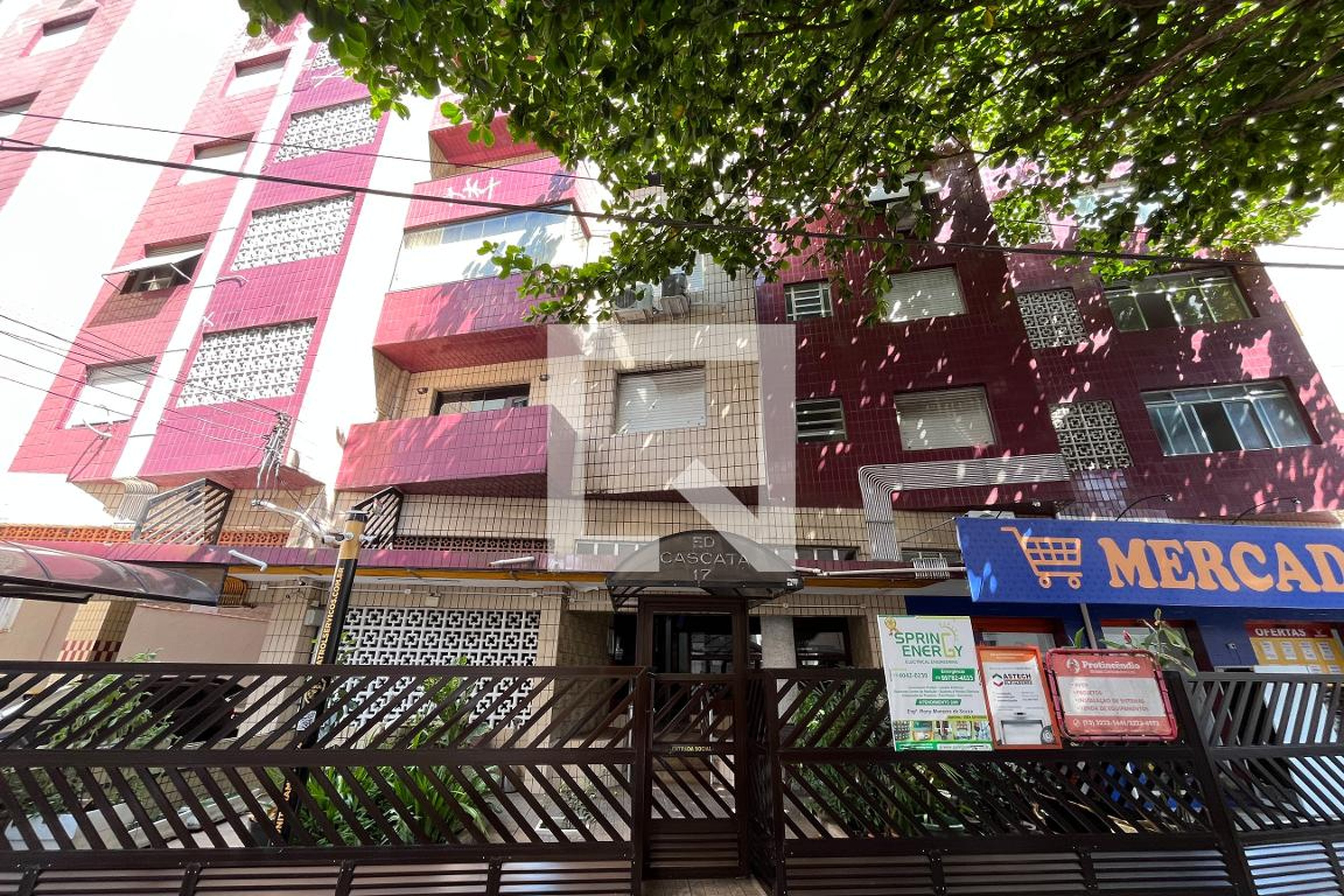 Fachada Condomínio em Rua Princesa Isabel, 92