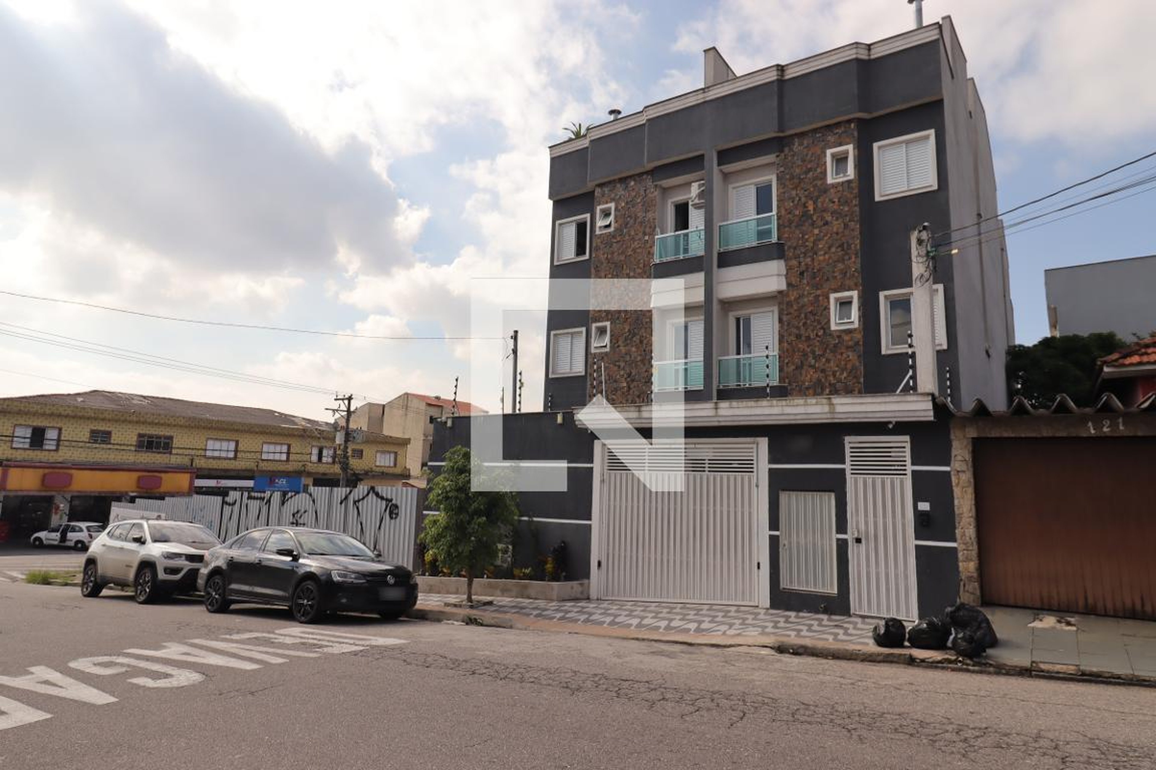 Fachada Condomínio em Rua Nilde, 111