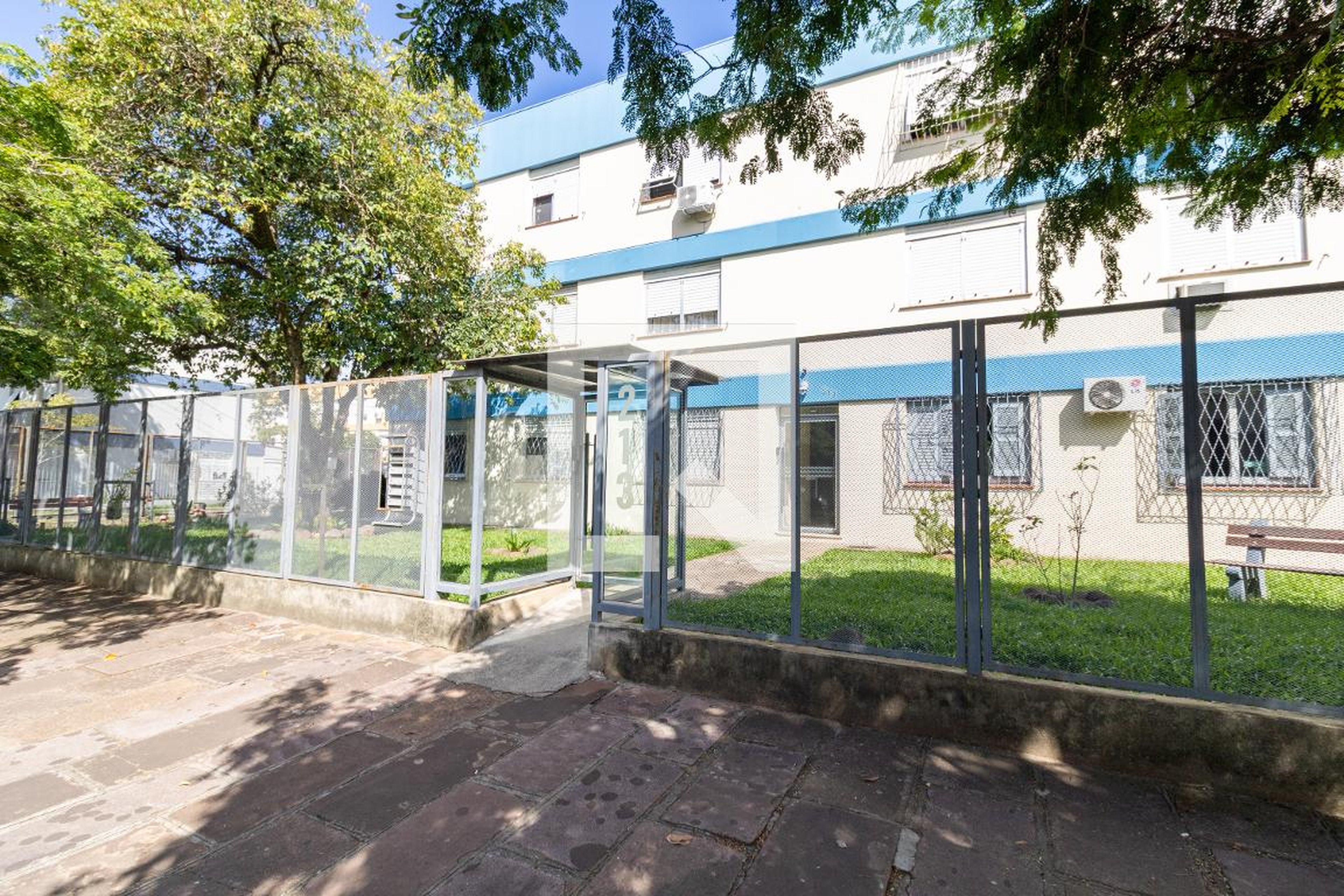 Fachada Condomínio em Rua Coronel Massot, 213