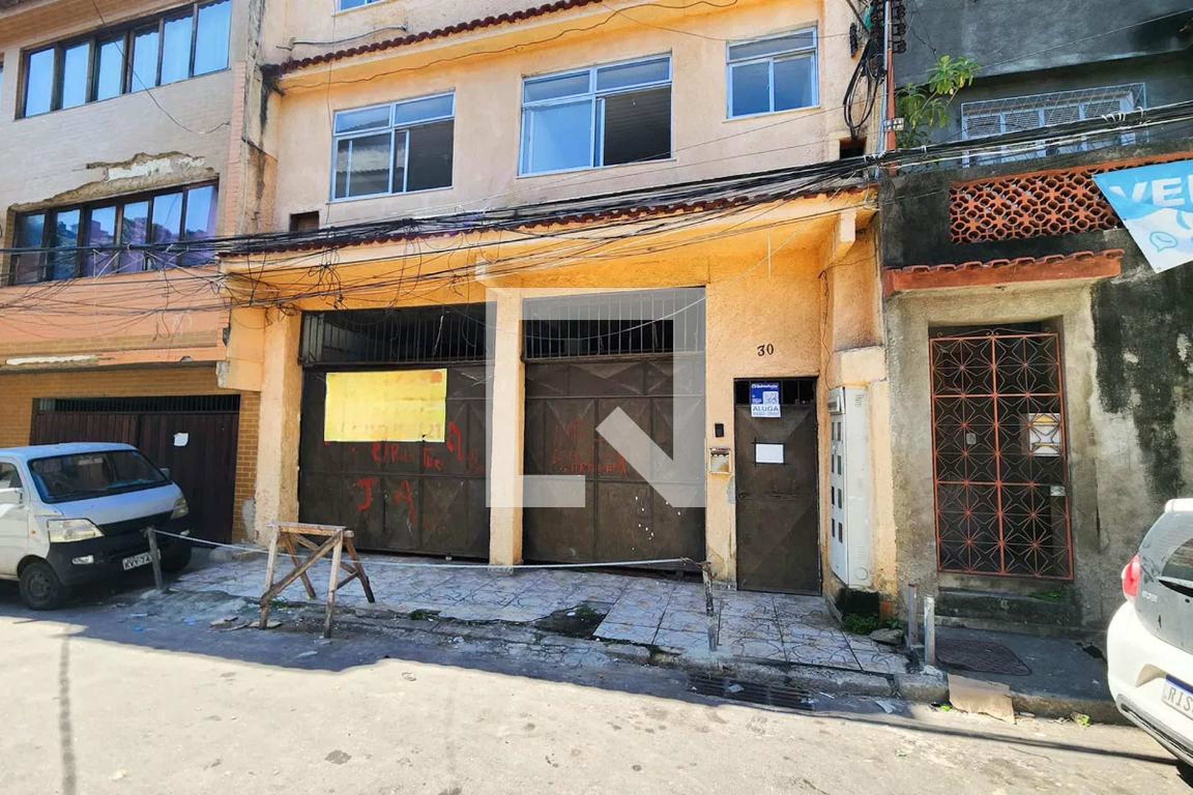 Fachada Condomínio em Rua Gerbera, 30