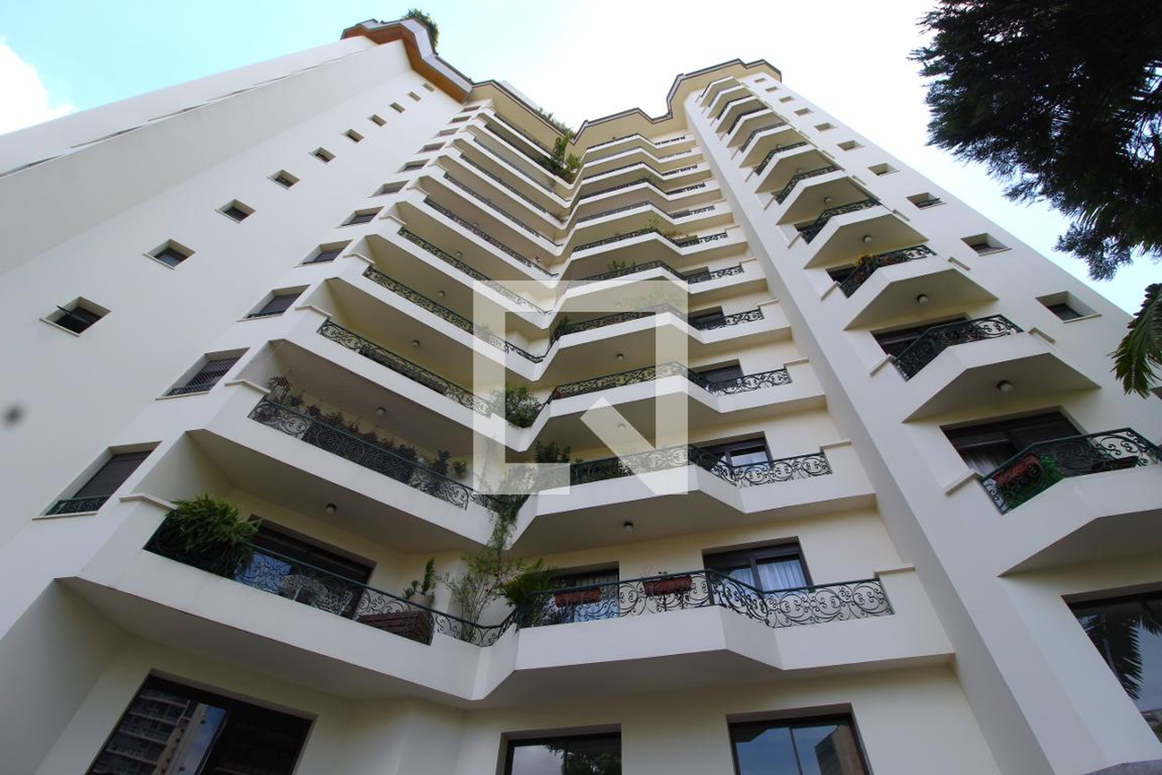 Fachada do Prédio Condomínio Mont Morency