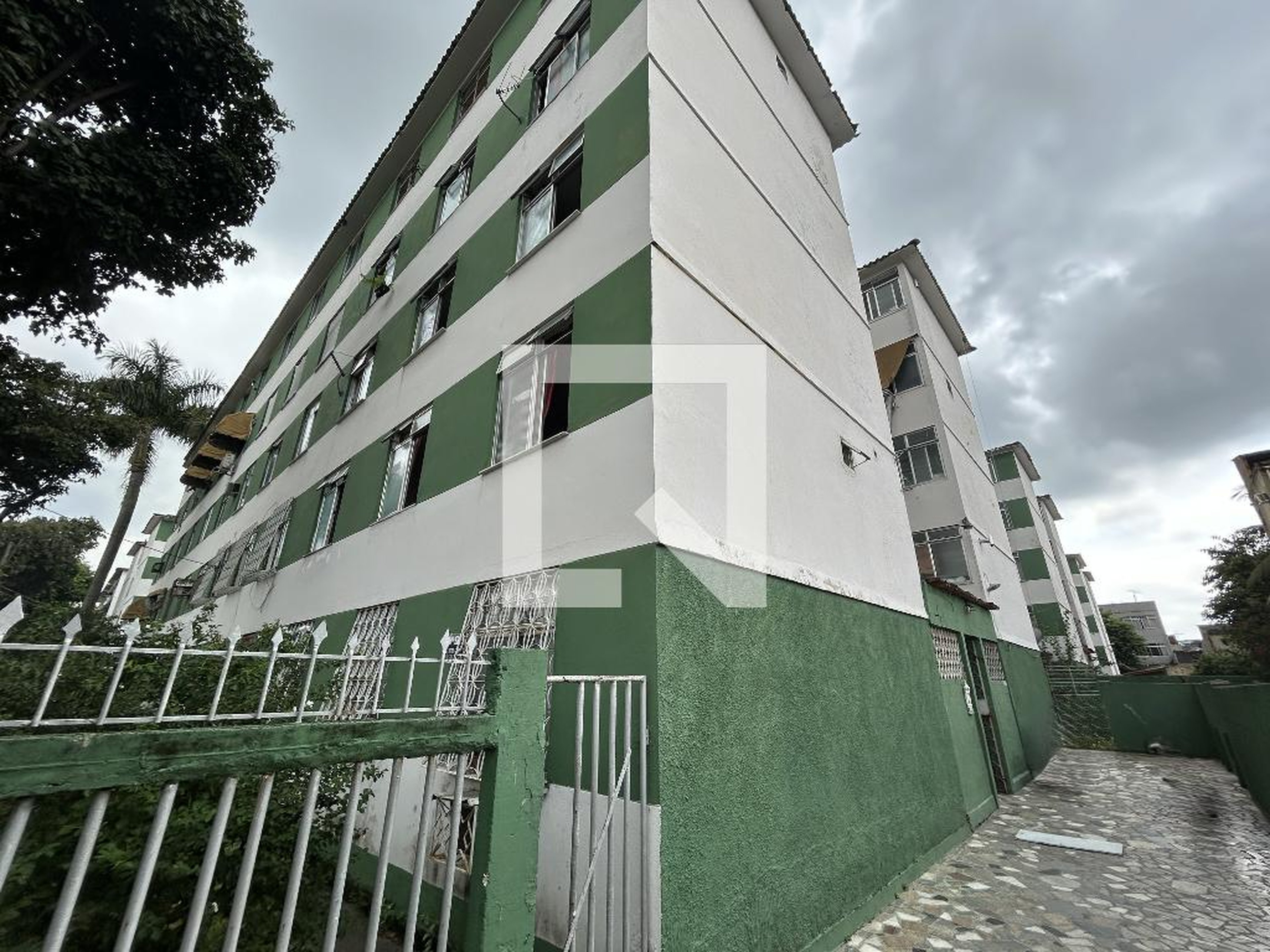 Fachada Condomínio em Rua Pereira Pinto, 587