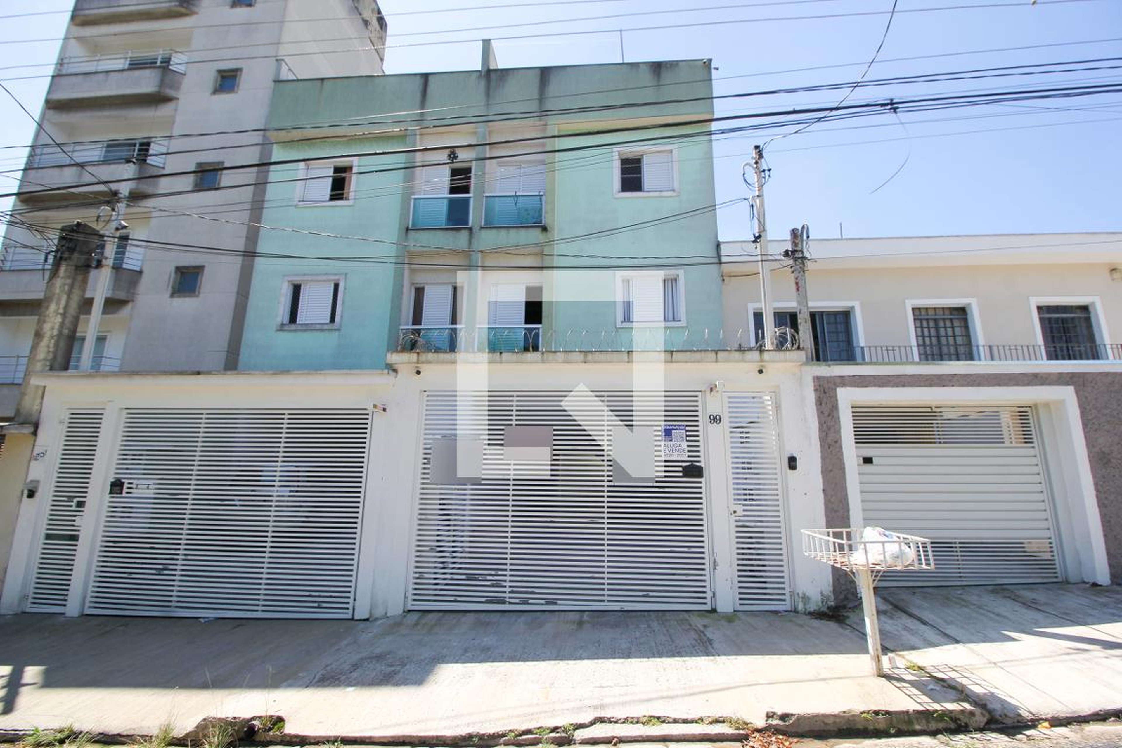 Fachada Condomínio em Rua Pacaembu, 99