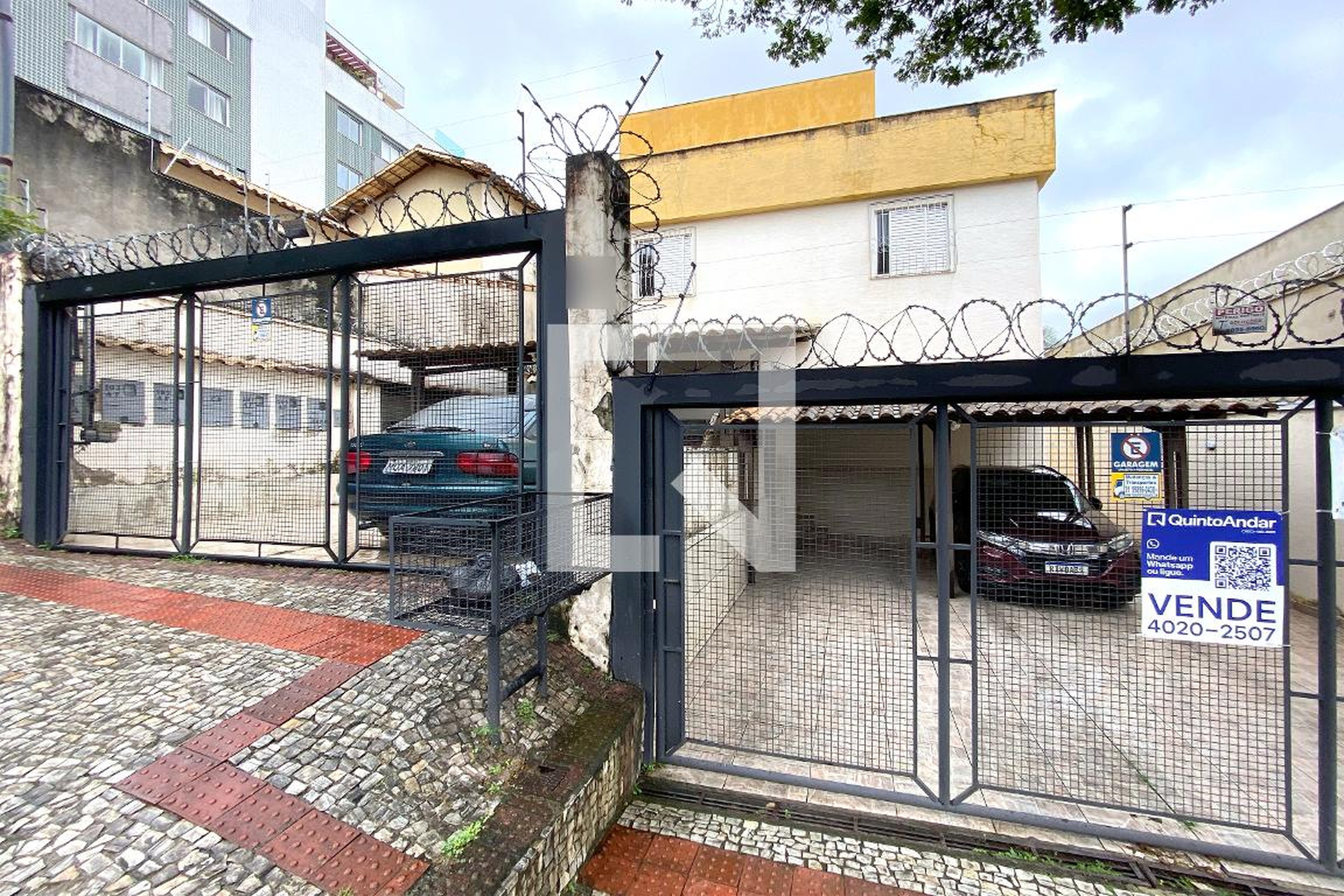 Fachada Condomínio em Rua José Mourão., 110