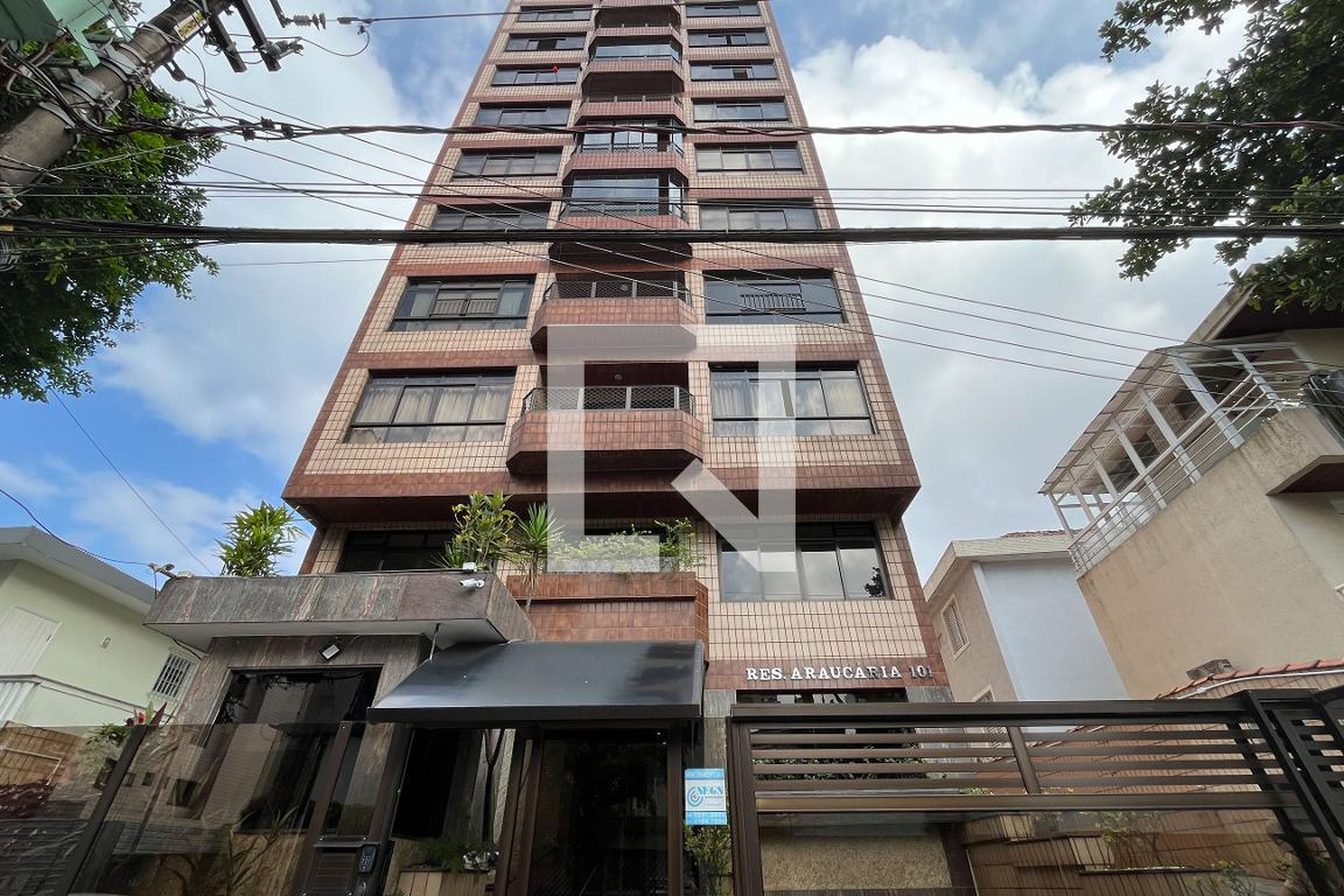 Fachada Condomínio Araucaria