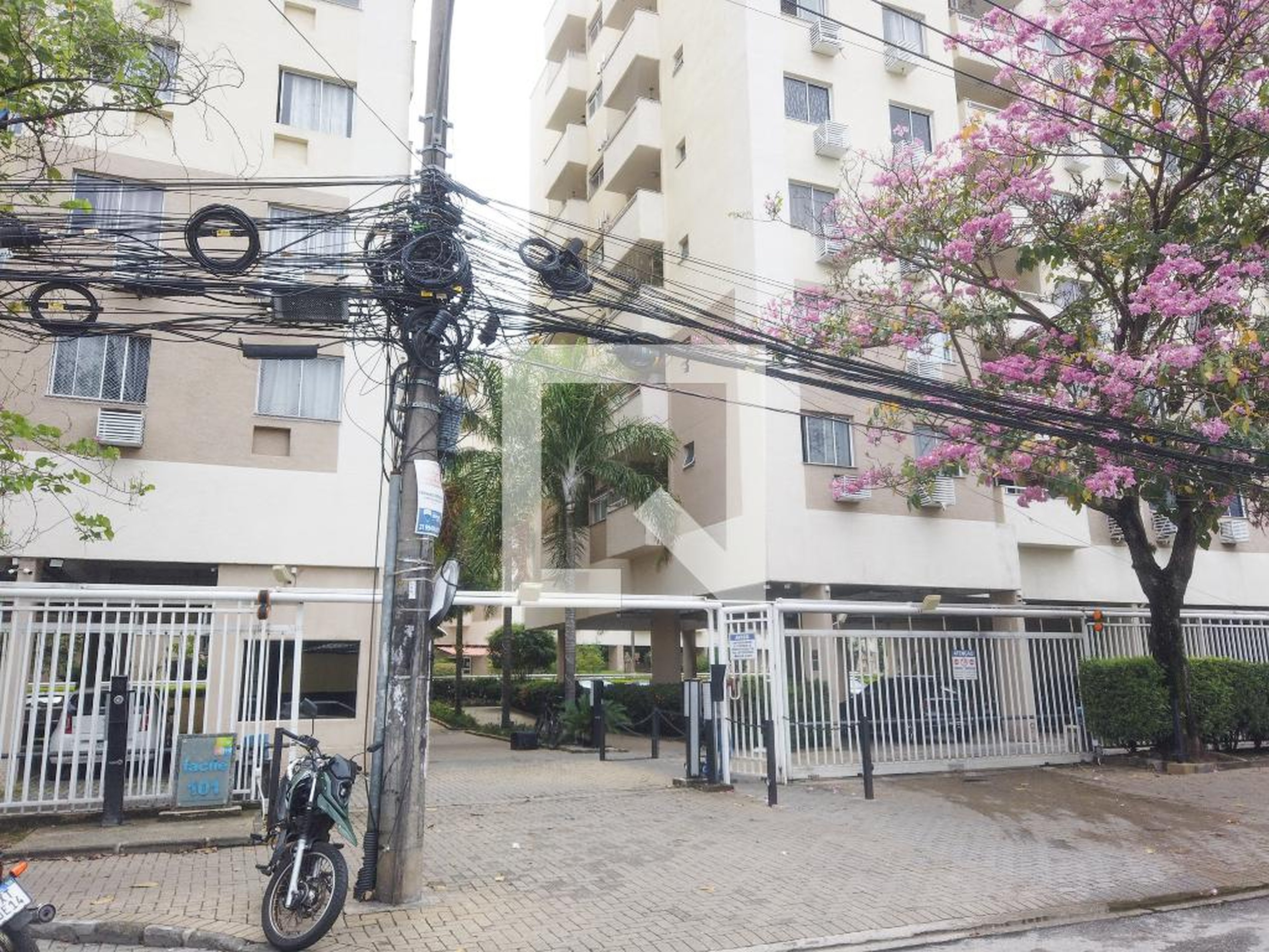 Fachada Residencial Facile