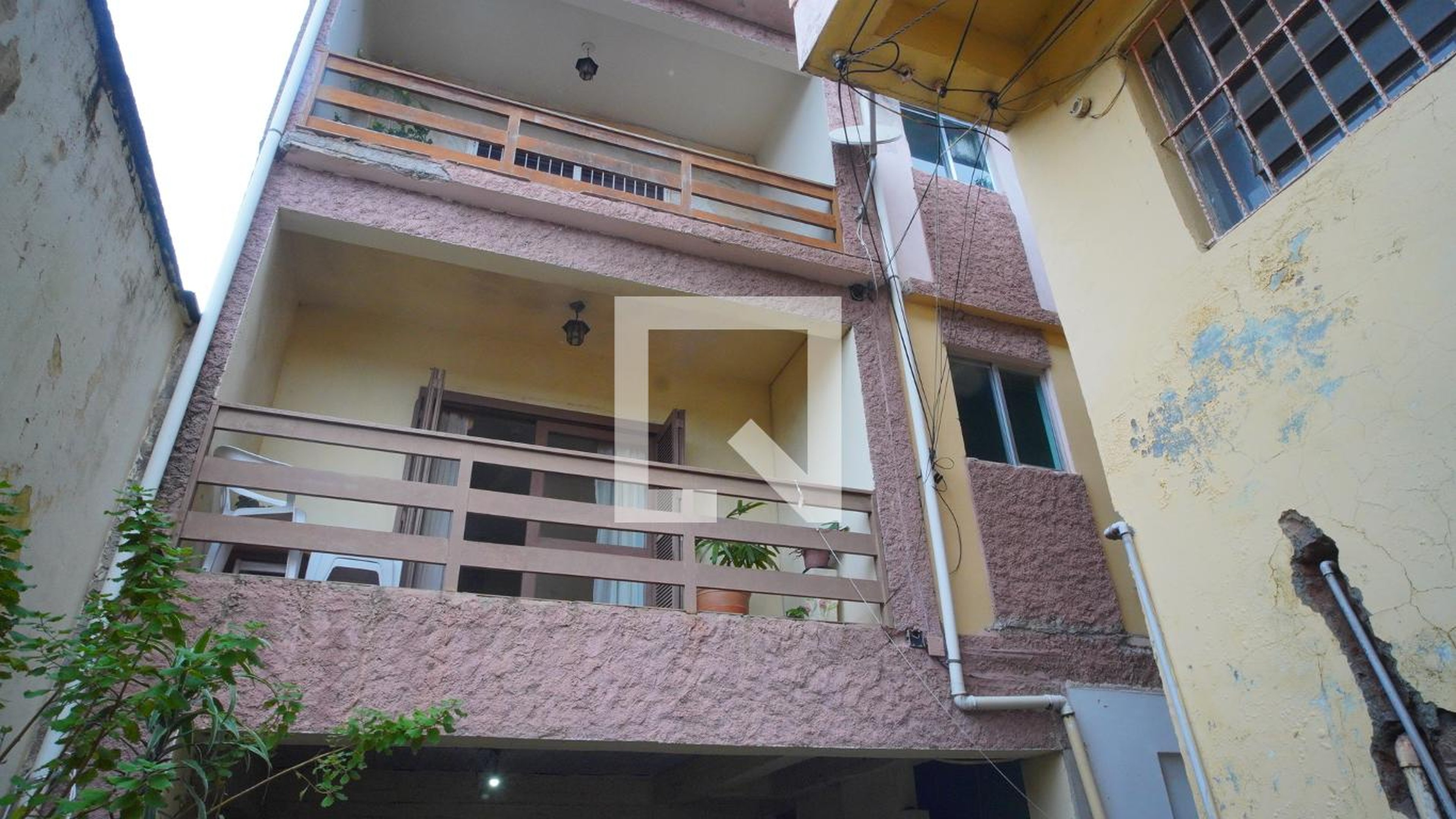 Fachada do Prédio Condomínio em Rua Intendente Alfredo Azevedo, 1307