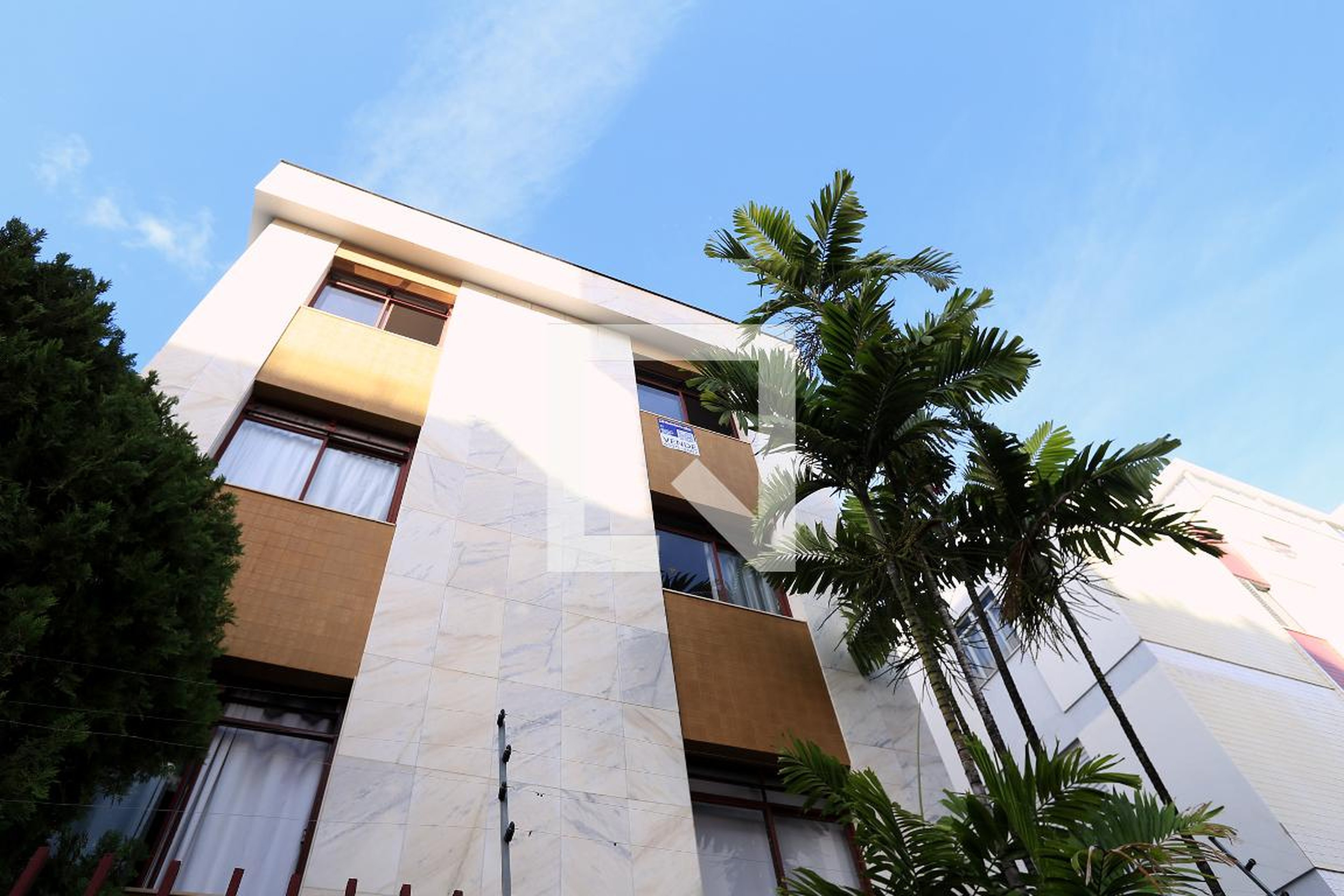 Fachada Condomínio em Rua Professor Lincoln Continentino, 342