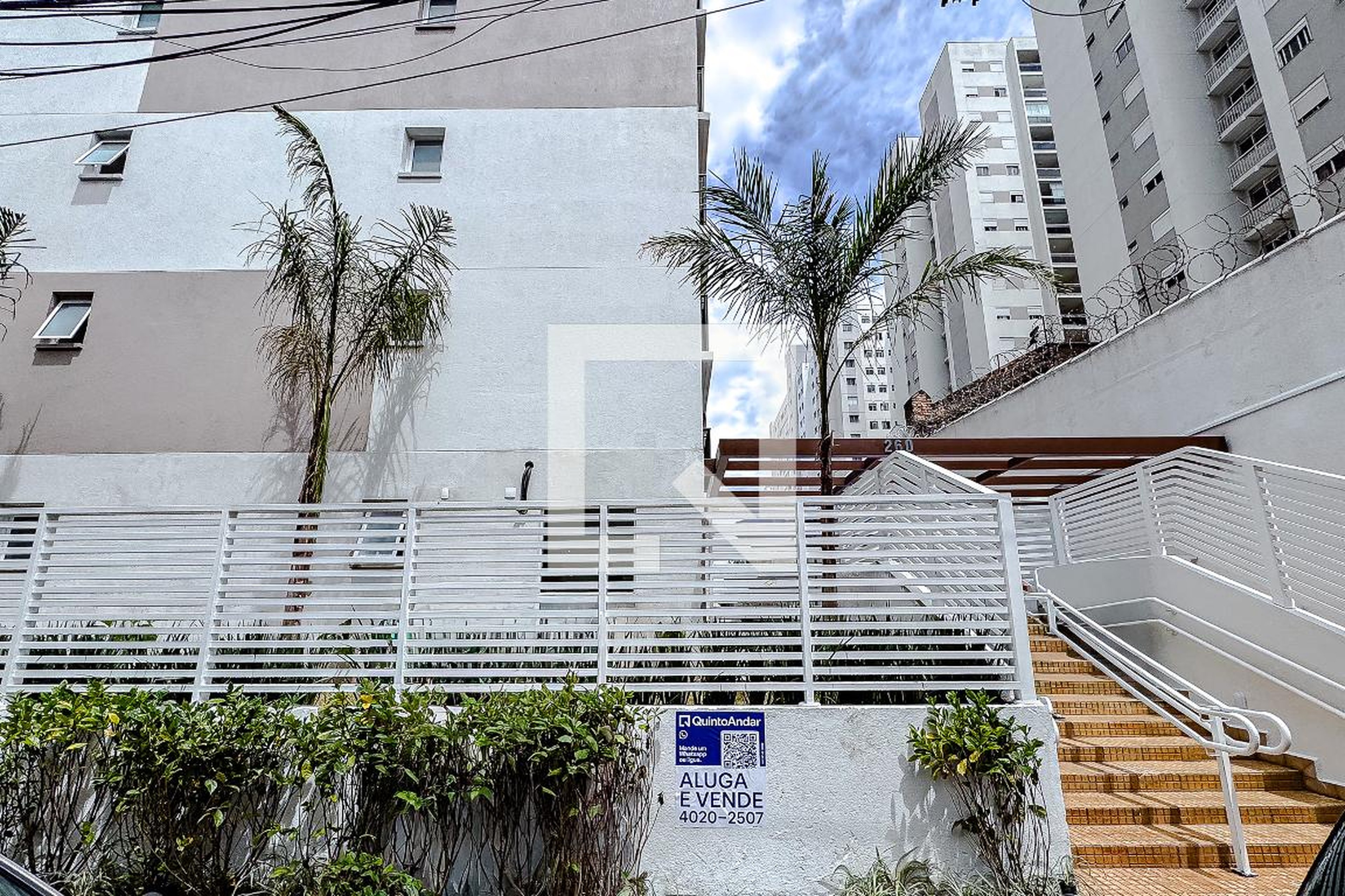 Fachada Condomínio em Rua Domingos Paiva, 250