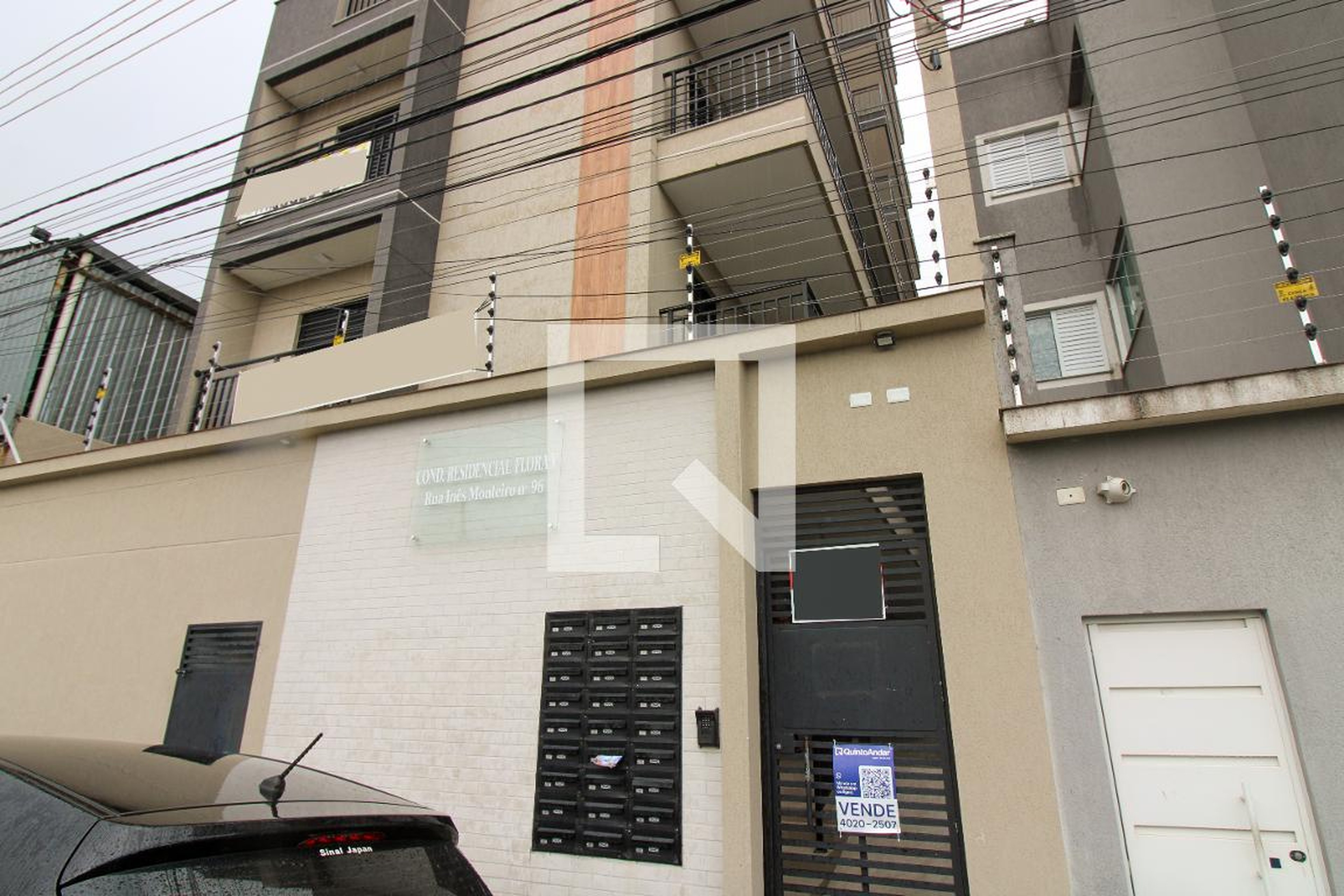 Fachada do Prédio Condomínio em Rua Inês Monteiro, 96
