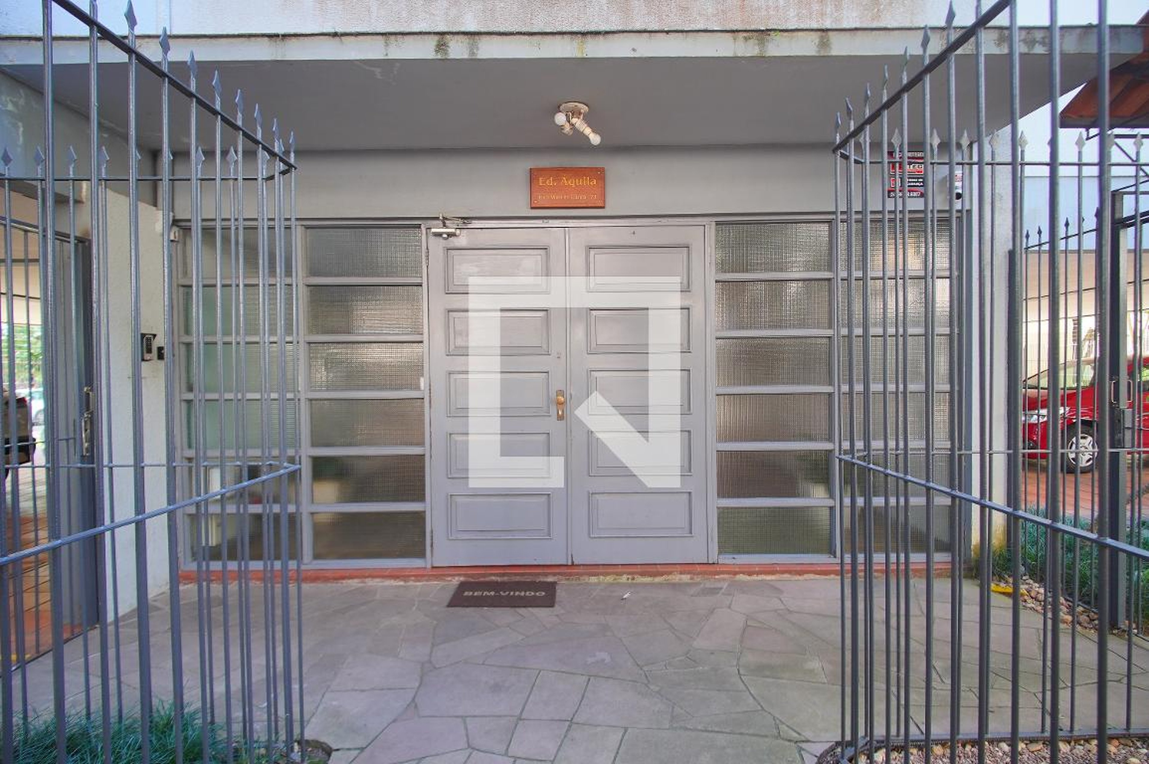 Fachada Condomínio em Rua Walter Lamb, 771