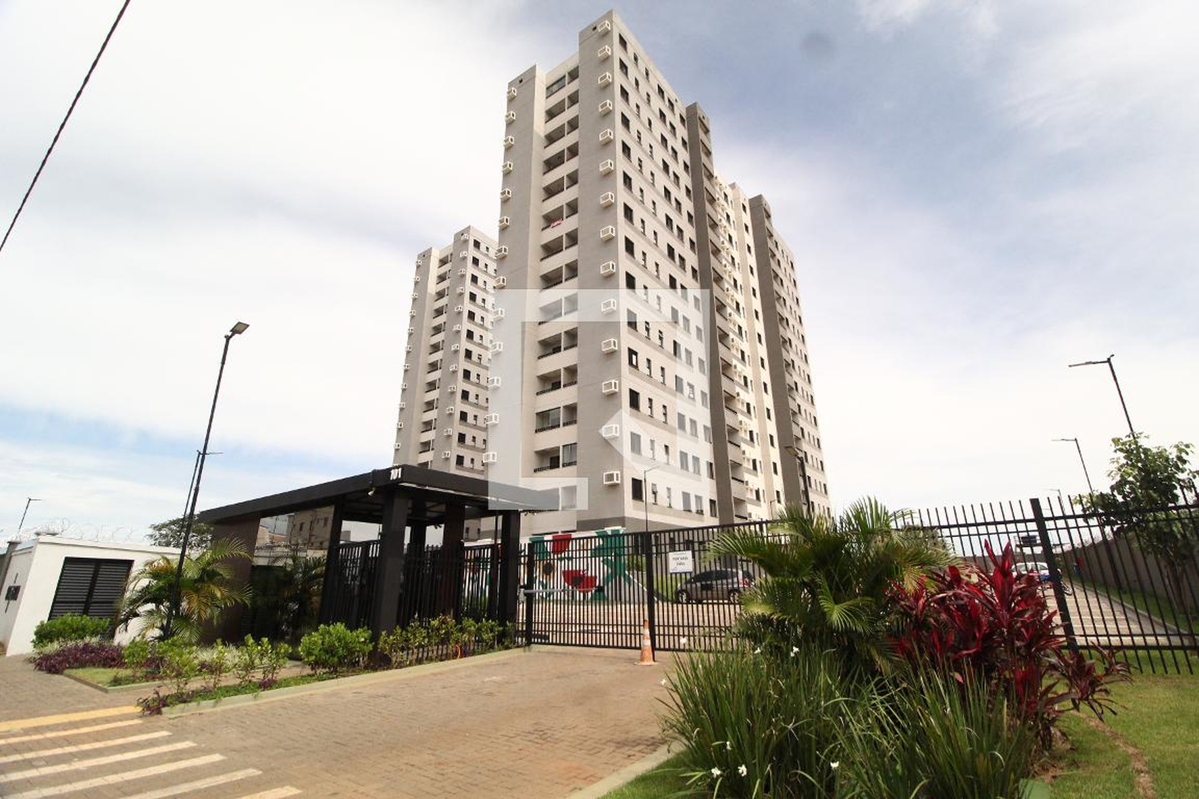 Fachada Condomínio em Avenida Ana Carolina Machado, 101