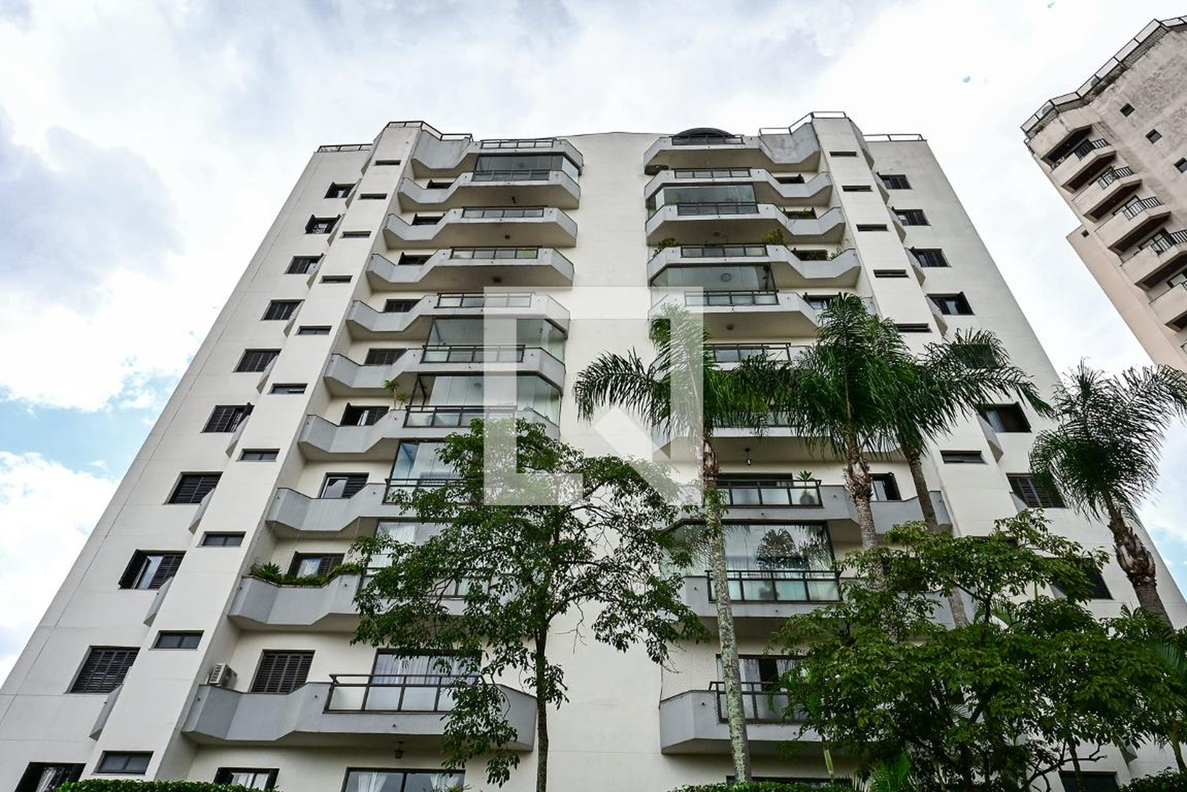 Fachada Condomínio Lebon Regis