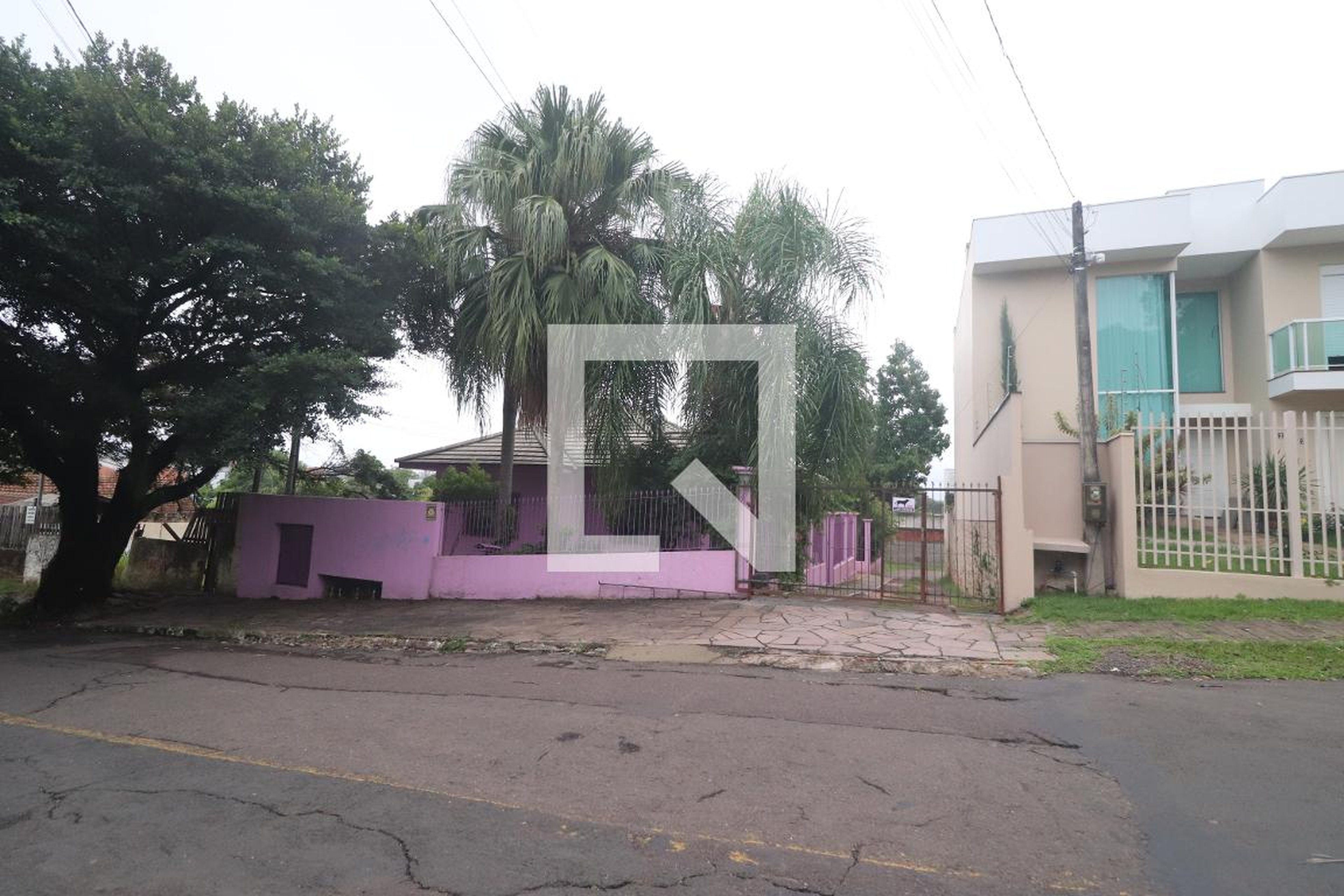 Fachada do Prédio Condomínio em Rua Venâncio Aíres, 274