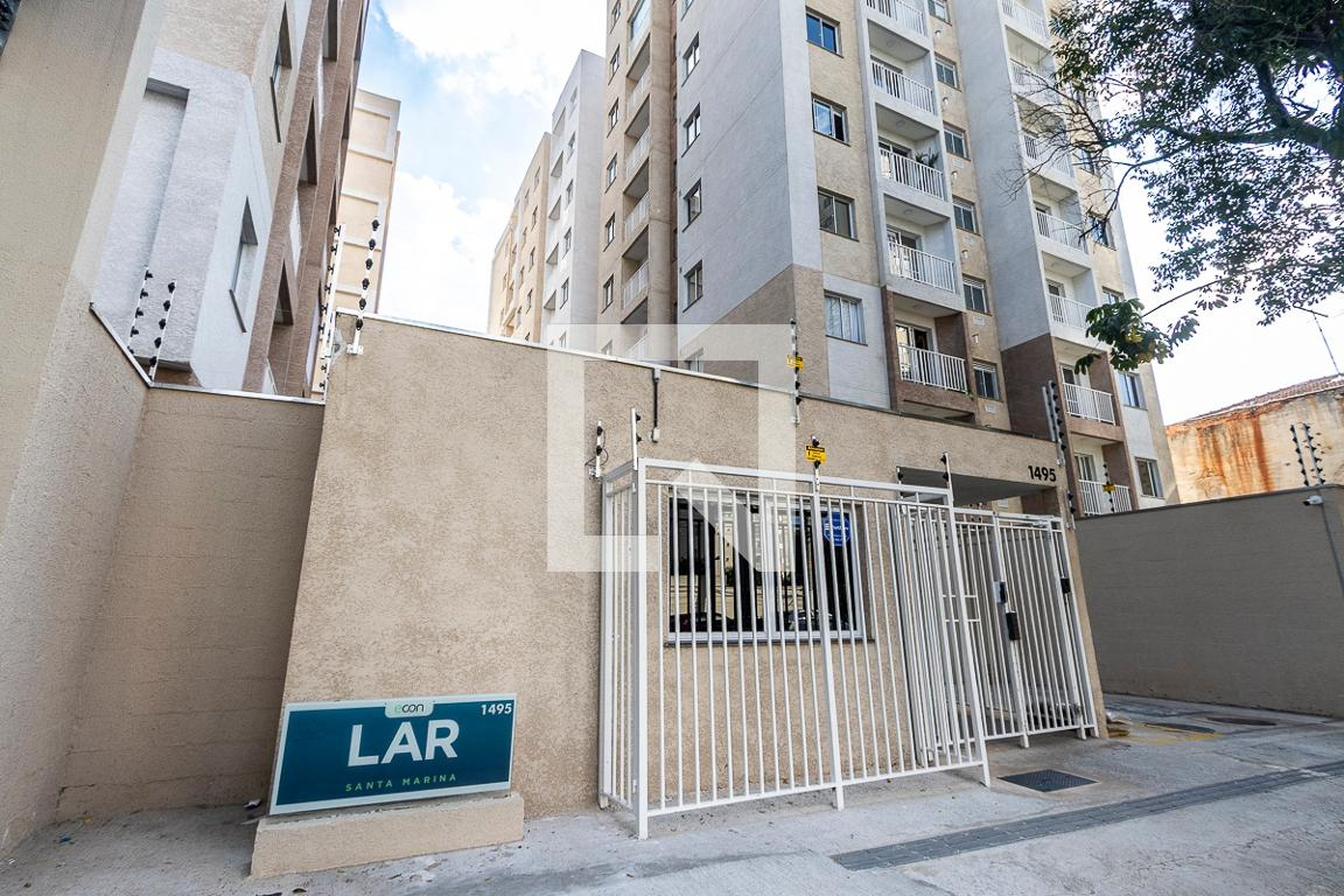 Fachada do Condomínio Condomínio LAR Santa Marina